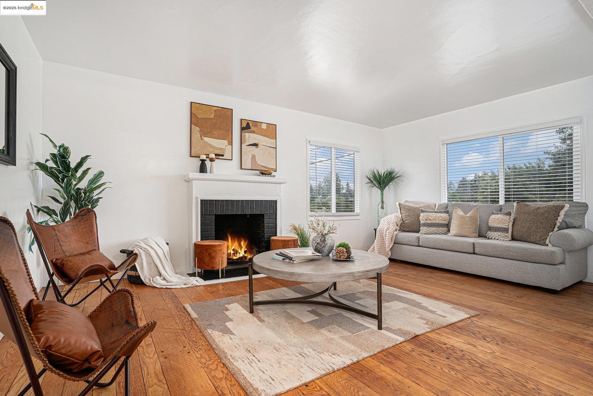 Detail Gallery Image 3 of 30 For 4472 Masterson St, Oakland,  CA 94619 - 3 Beds | 2 Baths