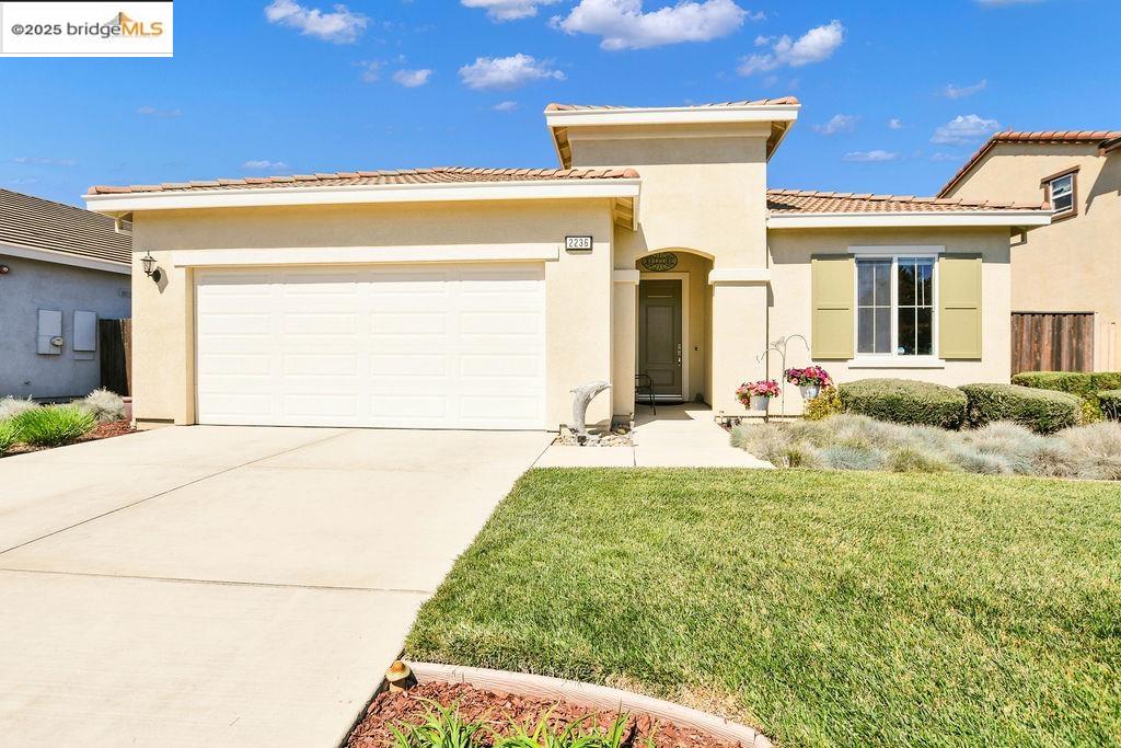 Detail Gallery Image 1 of 1 For 2236 Eastport Dr, Oakley,  CA 94561 - 3 Beds | 2 Baths