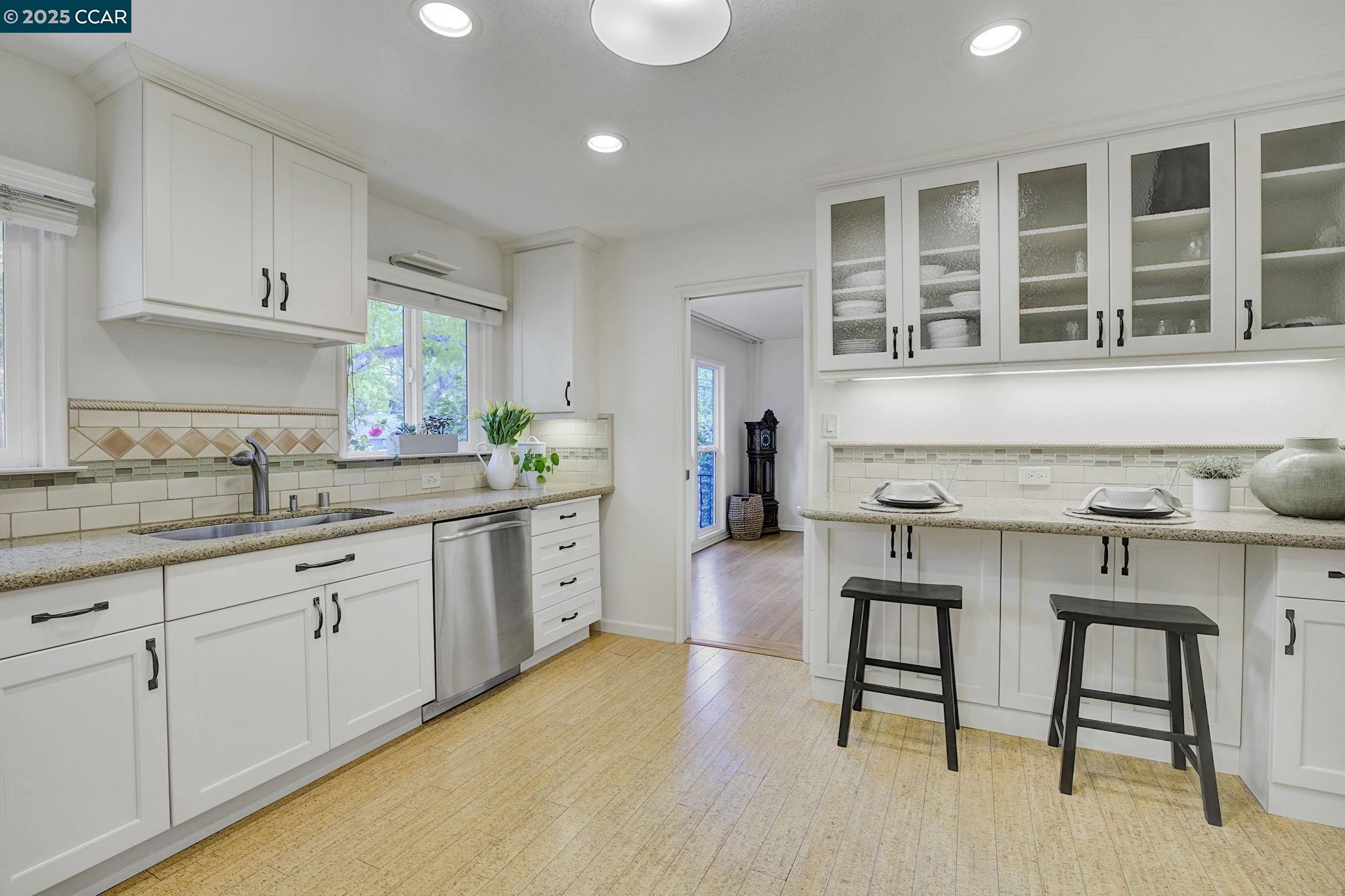 Detail Gallery Image 9 of 32 For 3154 Hacienda St, San Mateo,  CA 94403 - 4 Beds | 3 Baths
