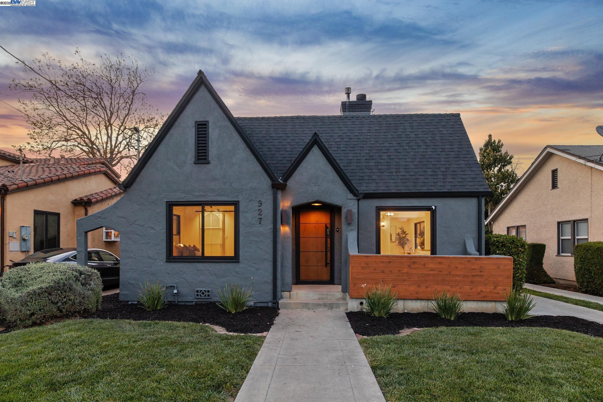 Detail Gallery Image 1 of 1 For 927 California Ave, San Jose,  CA 95125 - 3 Beds | 2 Baths