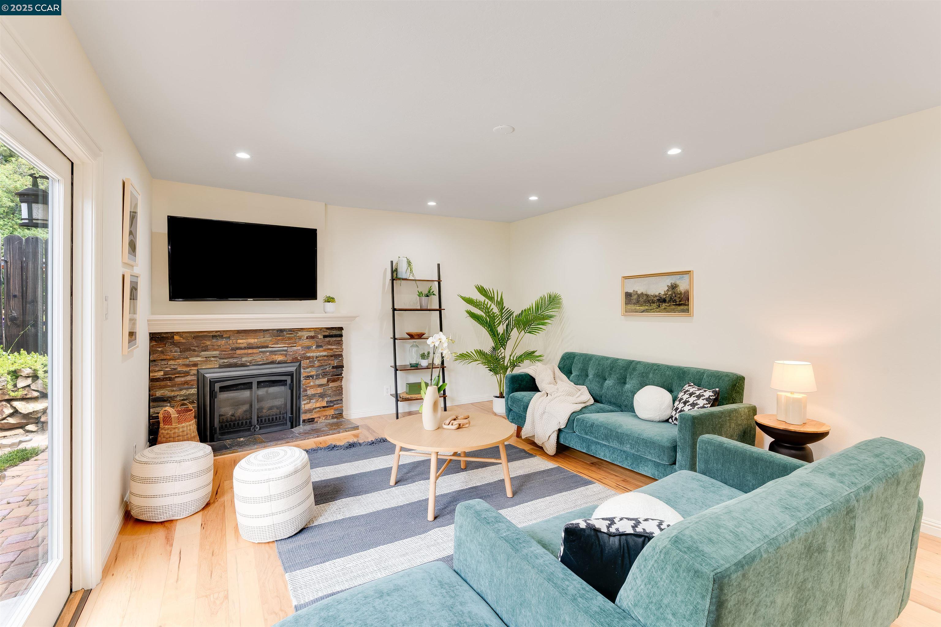 Detail Gallery Image 14 of 60 For 438 Odin Dr, Pleasant Hill,  CA 94523 - 4 Beds | 2 Baths