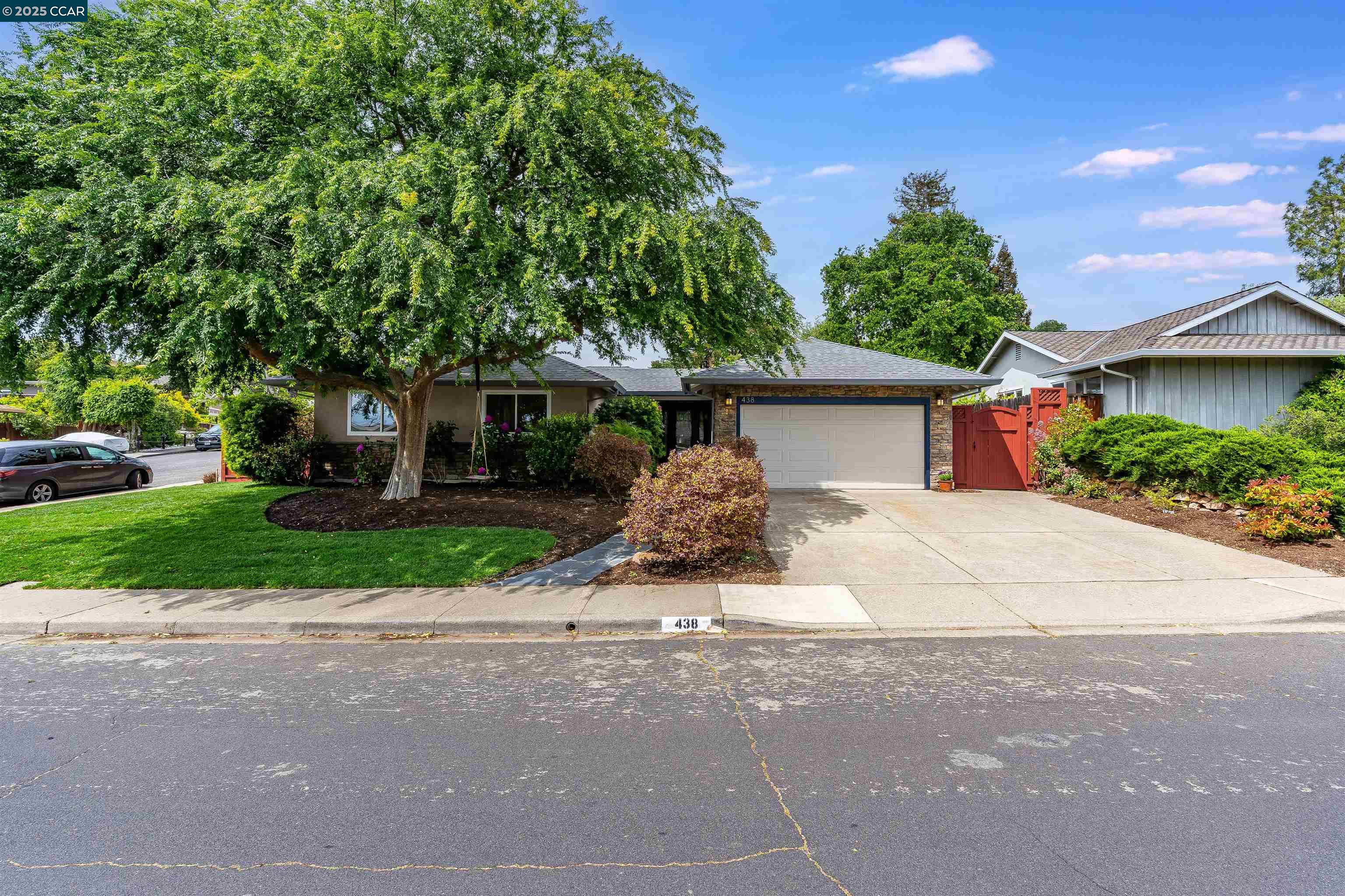 Detail Gallery Image 4 of 60 For 438 Odin Dr, Pleasant Hill,  CA 94523 - 4 Beds | 2 Baths