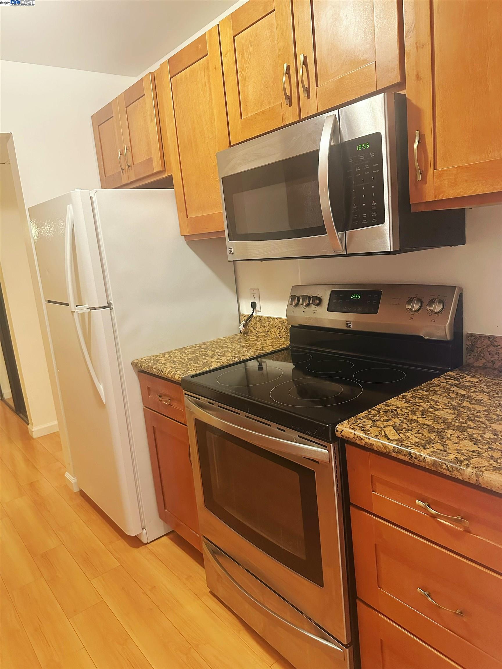 Detail Gallery Image 8 of 18 For 450 N Civic Dr #311,  Walnut Creek,  CA 94596 - 2 Beds | 2 Baths