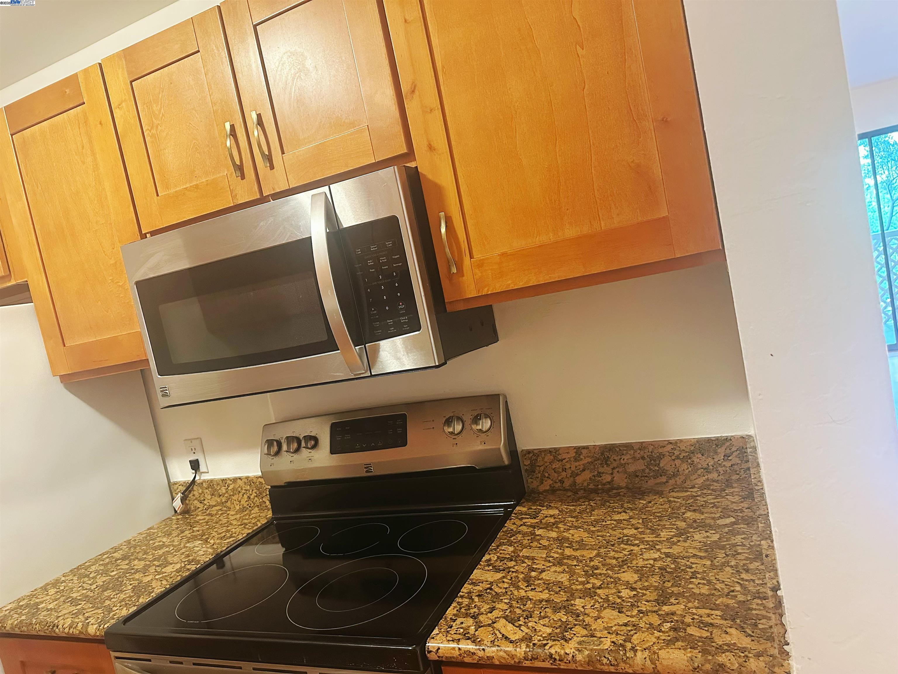 Detail Gallery Image 9 of 18 For 450 N Civic Dr #311,  Walnut Creek,  CA 94596 - 2 Beds | 2 Baths