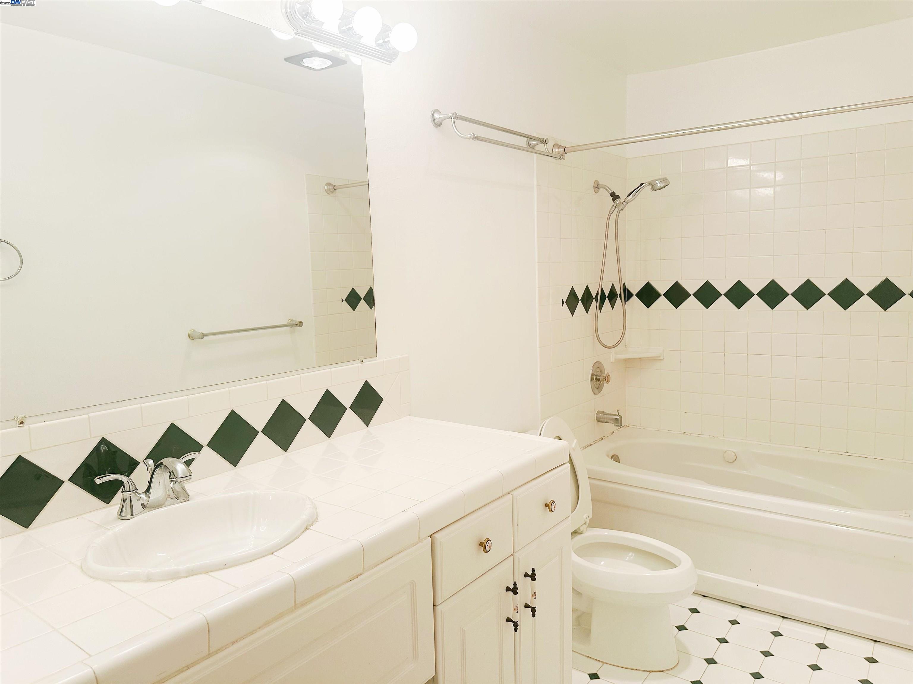 Detail Gallery Image 17 of 18 For 450 N Civic Dr #311,  Walnut Creek,  CA 94596 - 2 Beds | 2 Baths