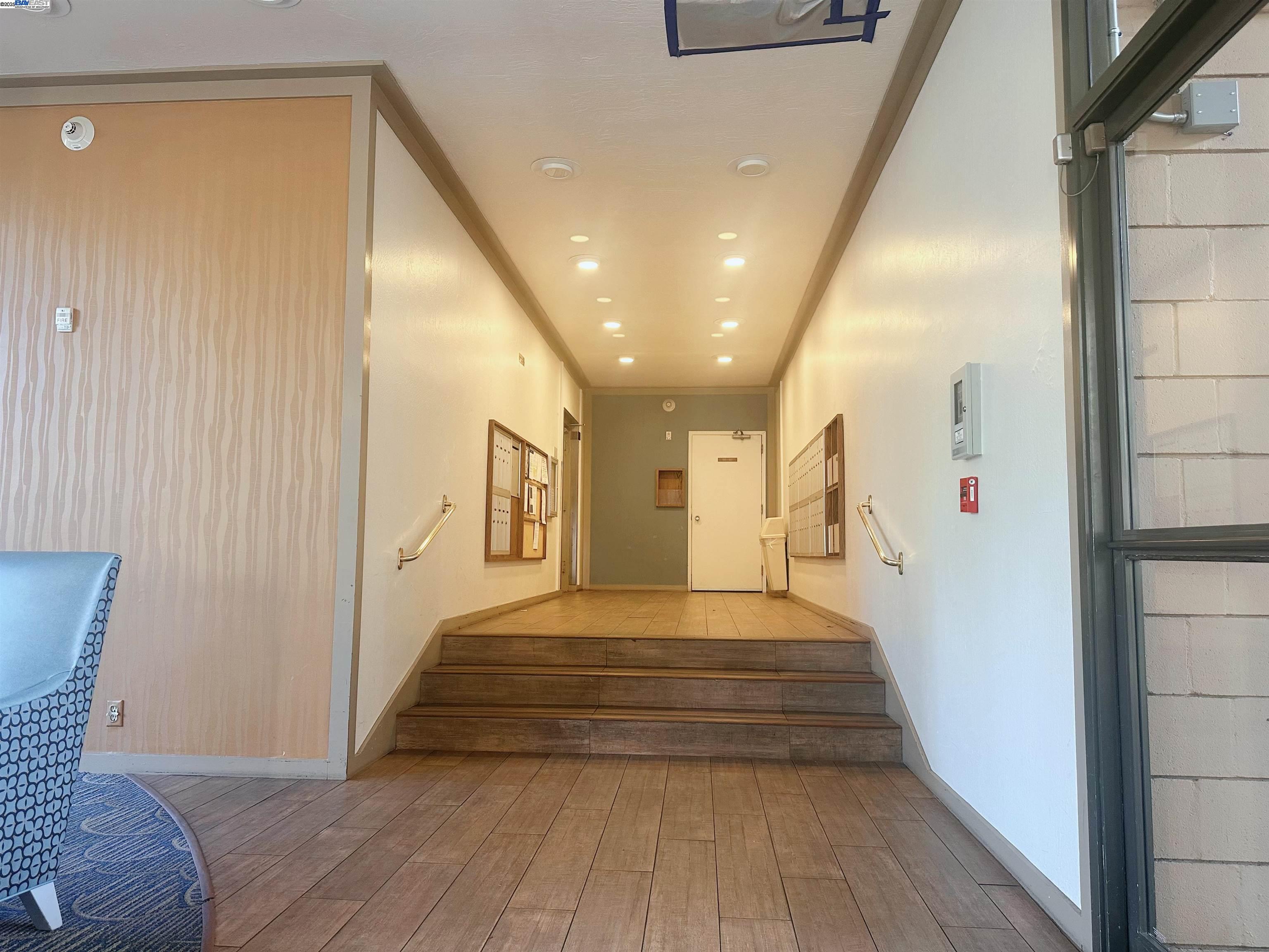 Detail Gallery Image 2 of 18 For 450 N Civic Dr #311,  Walnut Creek,  CA 94596 - 2 Beds | 2 Baths