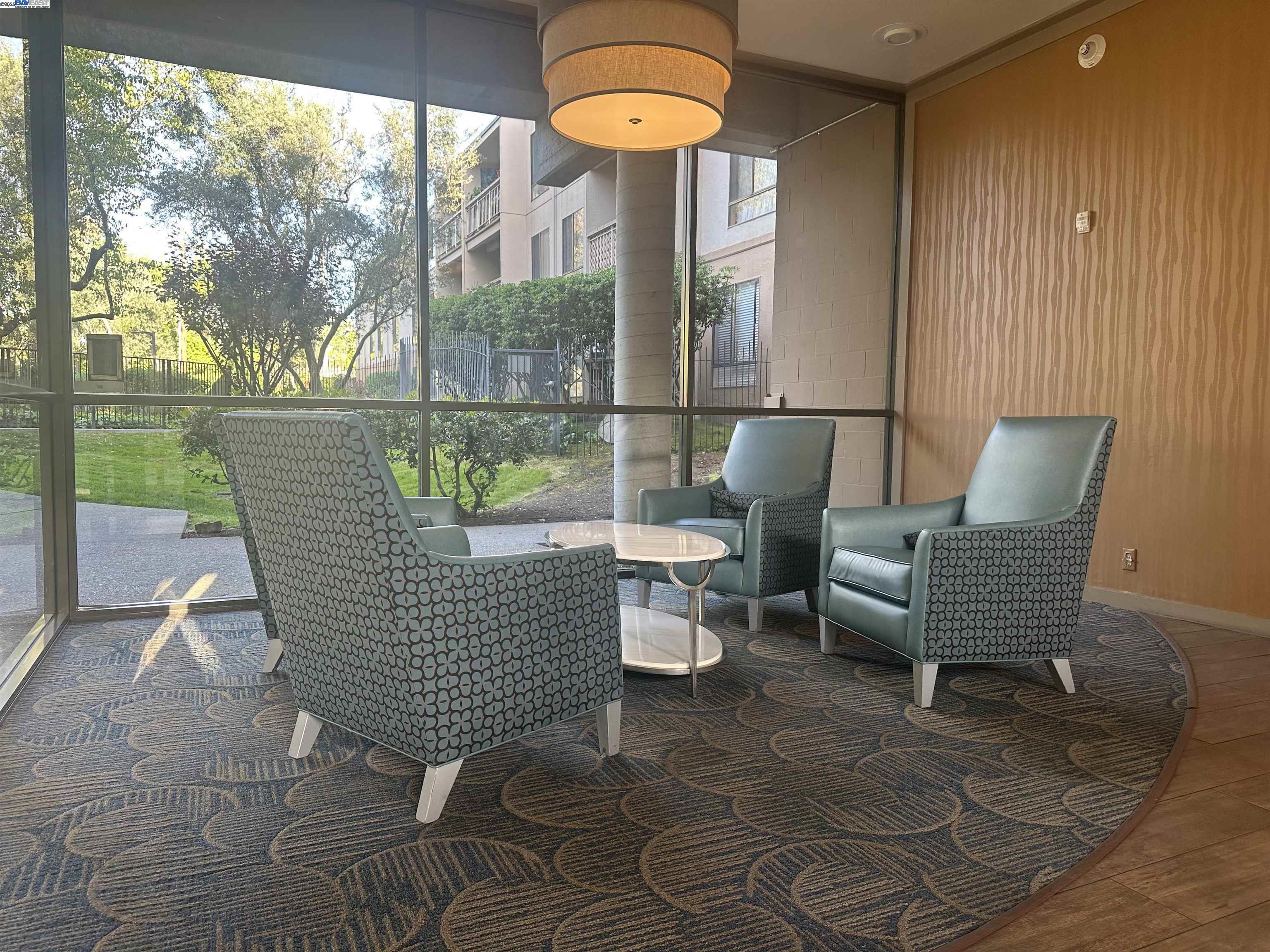 Detail Gallery Image 3 of 18 For 450 N Civic Dr #311,  Walnut Creek,  CA 94596 - 2 Beds | 2 Baths