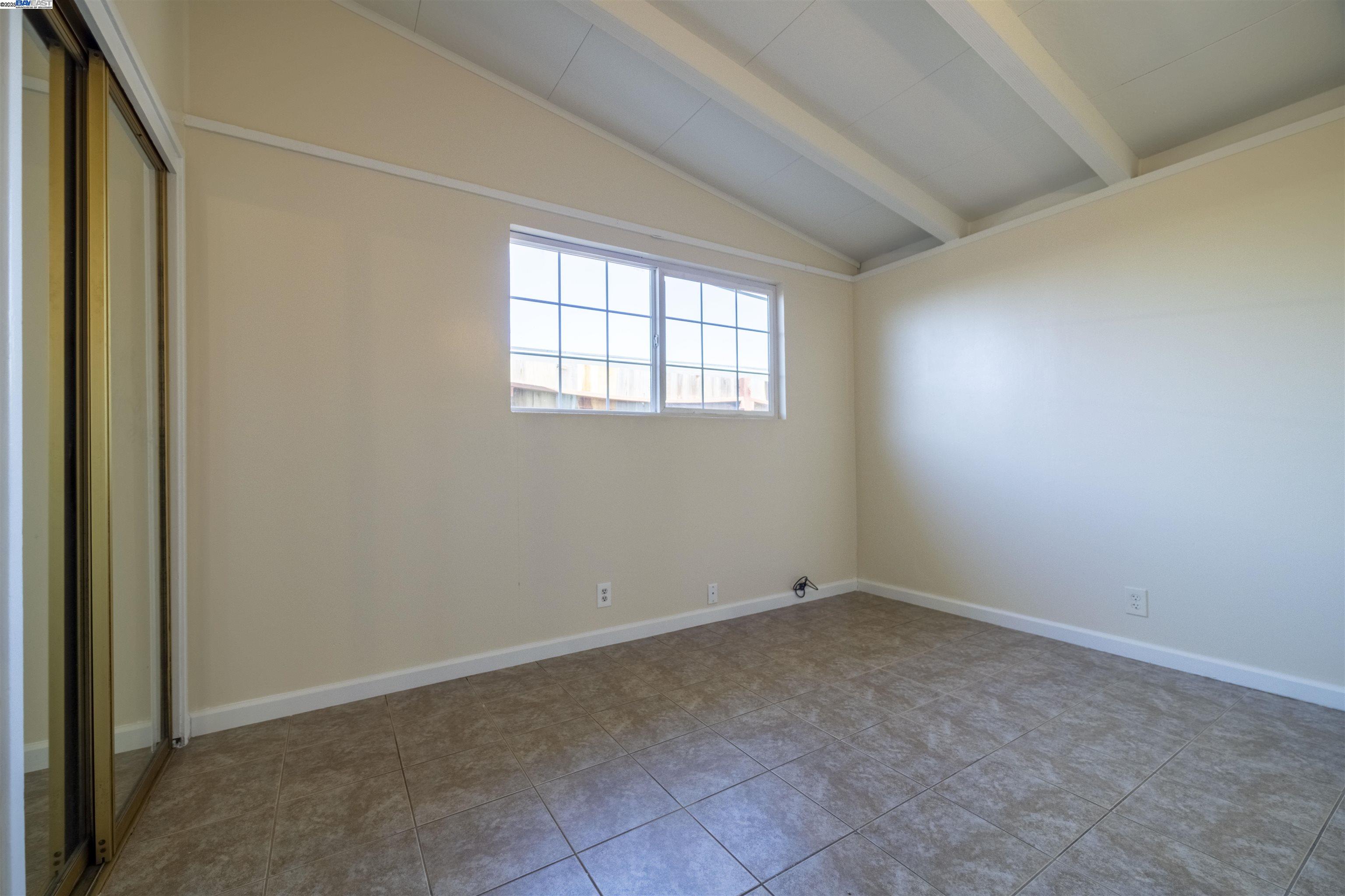 Detail Gallery Image 11 of 27 For 27844 Miami Ave, Hayward,  CA 94545 - 3 Beds | 2 Baths
