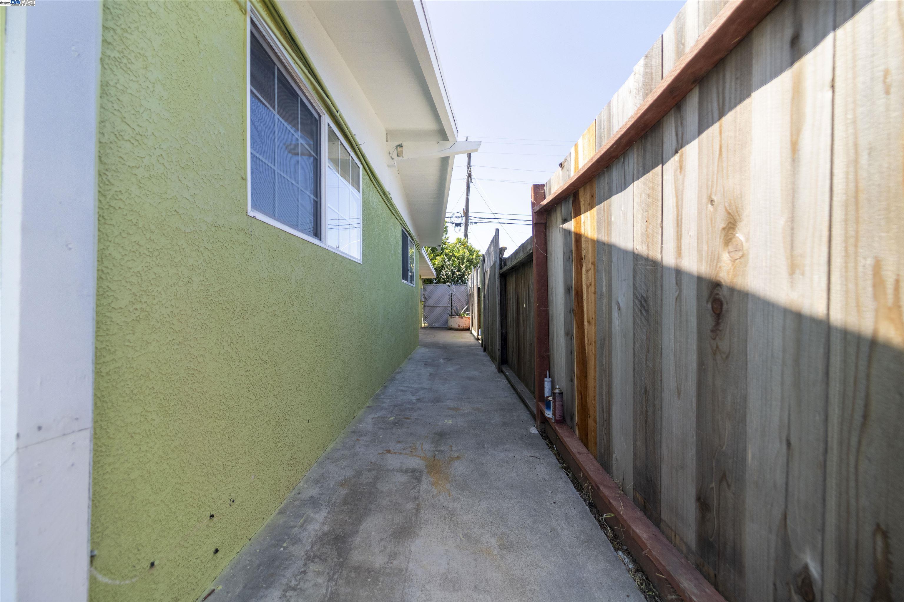 Detail Gallery Image 18 of 27 For 27844 Miami Ave, Hayward,  CA 94545 - 3 Beds | 2 Baths