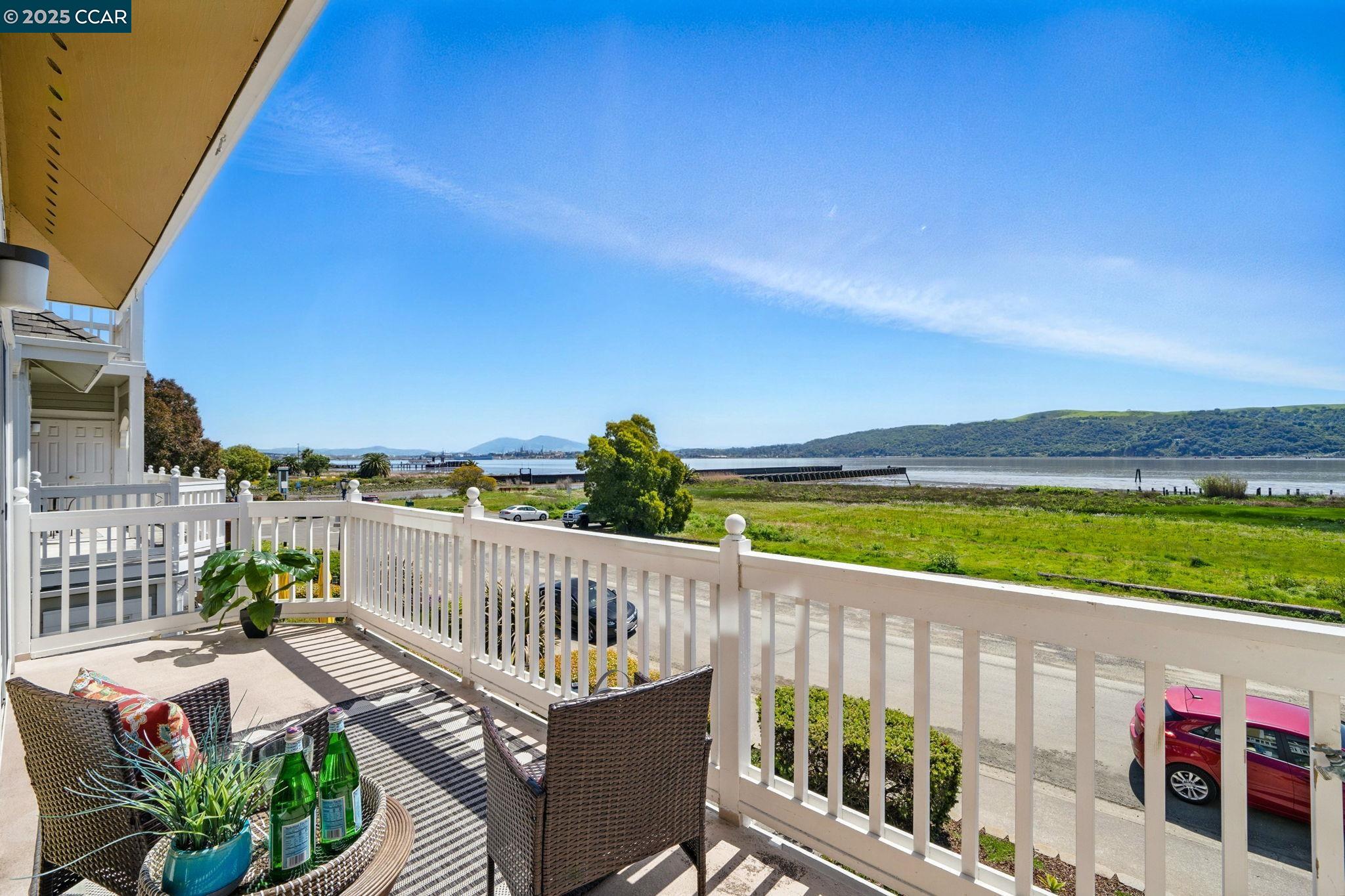 Detail Gallery Image 1 of 1 For 230 E 2nd St, Benicia,  CA 94510 - 3 Beds | 2/1 Baths