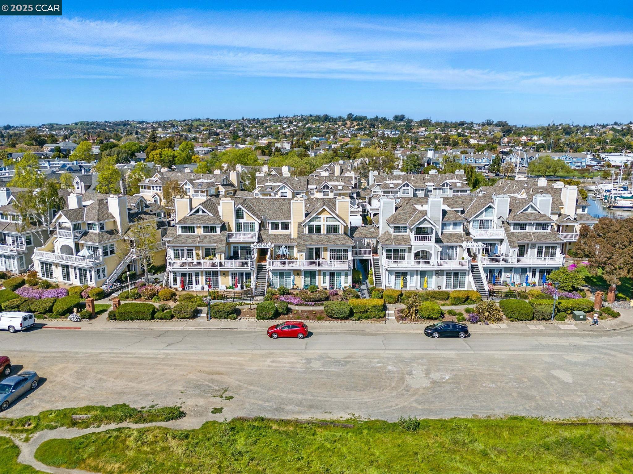 Detail Gallery Image 30 of 35 For 230 E 2nd St, Benicia,  CA 94510 - 3 Beds | 2/1 Baths