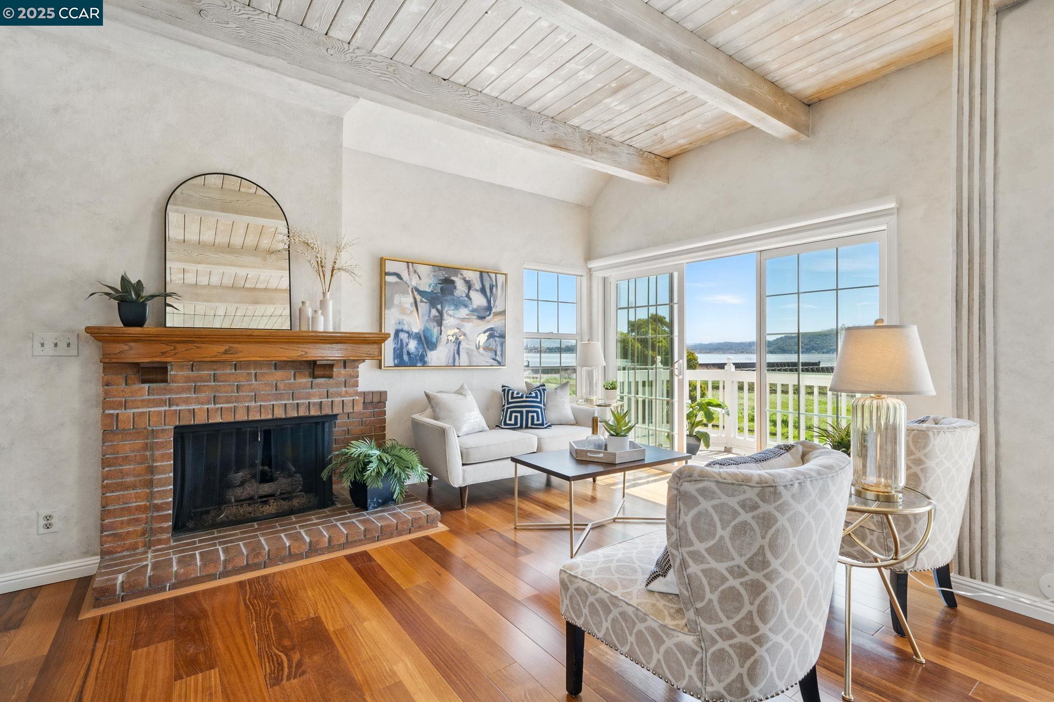 Detail Gallery Image 6 of 35 For 230 E 2nd St, Benicia,  CA 94510 - 3 Beds | 2/1 Baths