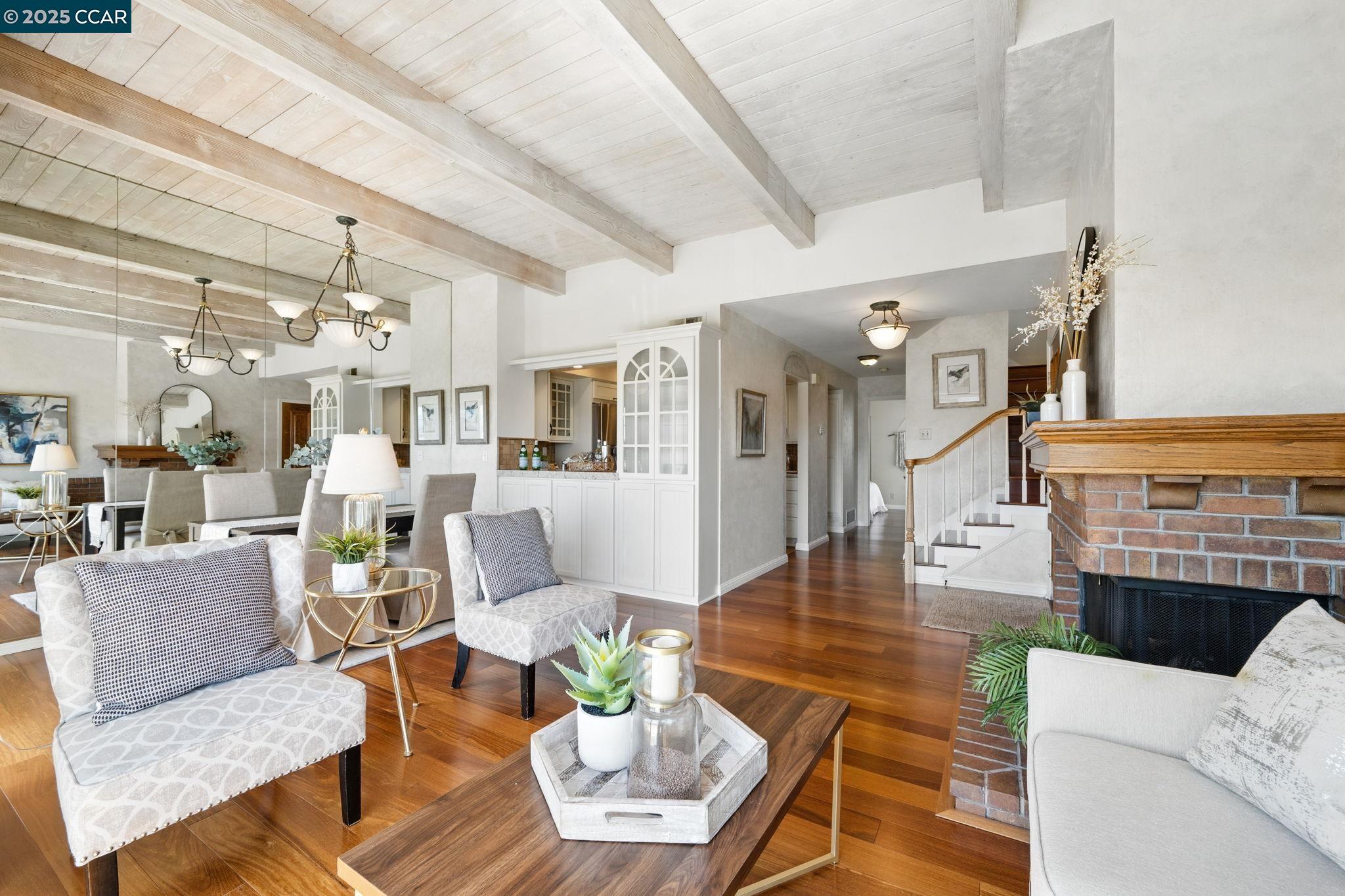 Detail Gallery Image 9 of 35 For 230 E 2nd St, Benicia,  CA 94510 - 3 Beds | 2/1 Baths