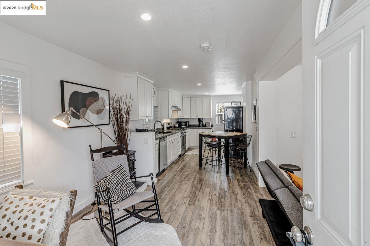 Detail Gallery Image 11 of 47 For 1205 Peralta Ave, Berkeley,  CA 94706 - – Beds | – Baths