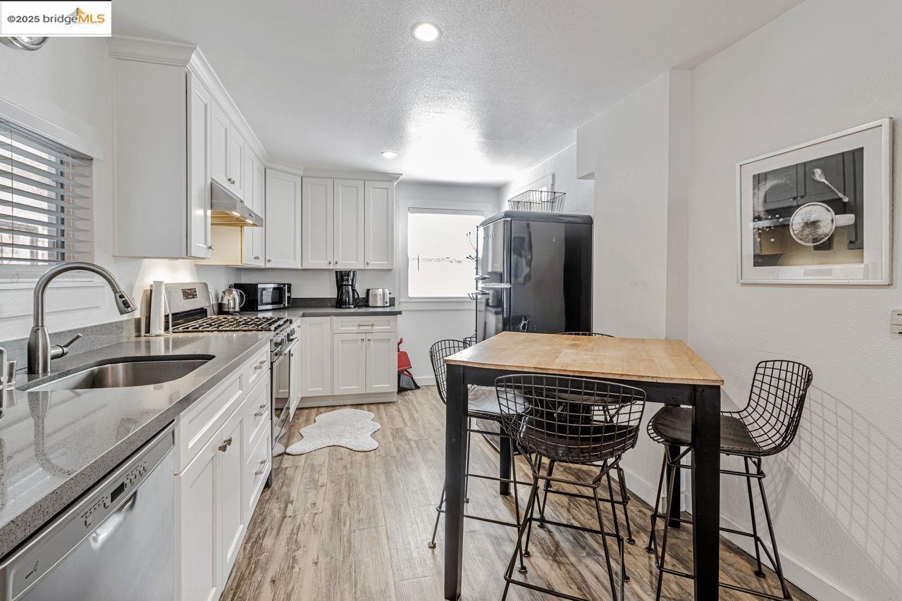 Detail Gallery Image 16 of 47 For 1205 Peralta Ave, Berkeley,  CA 94706 - – Beds | – Baths