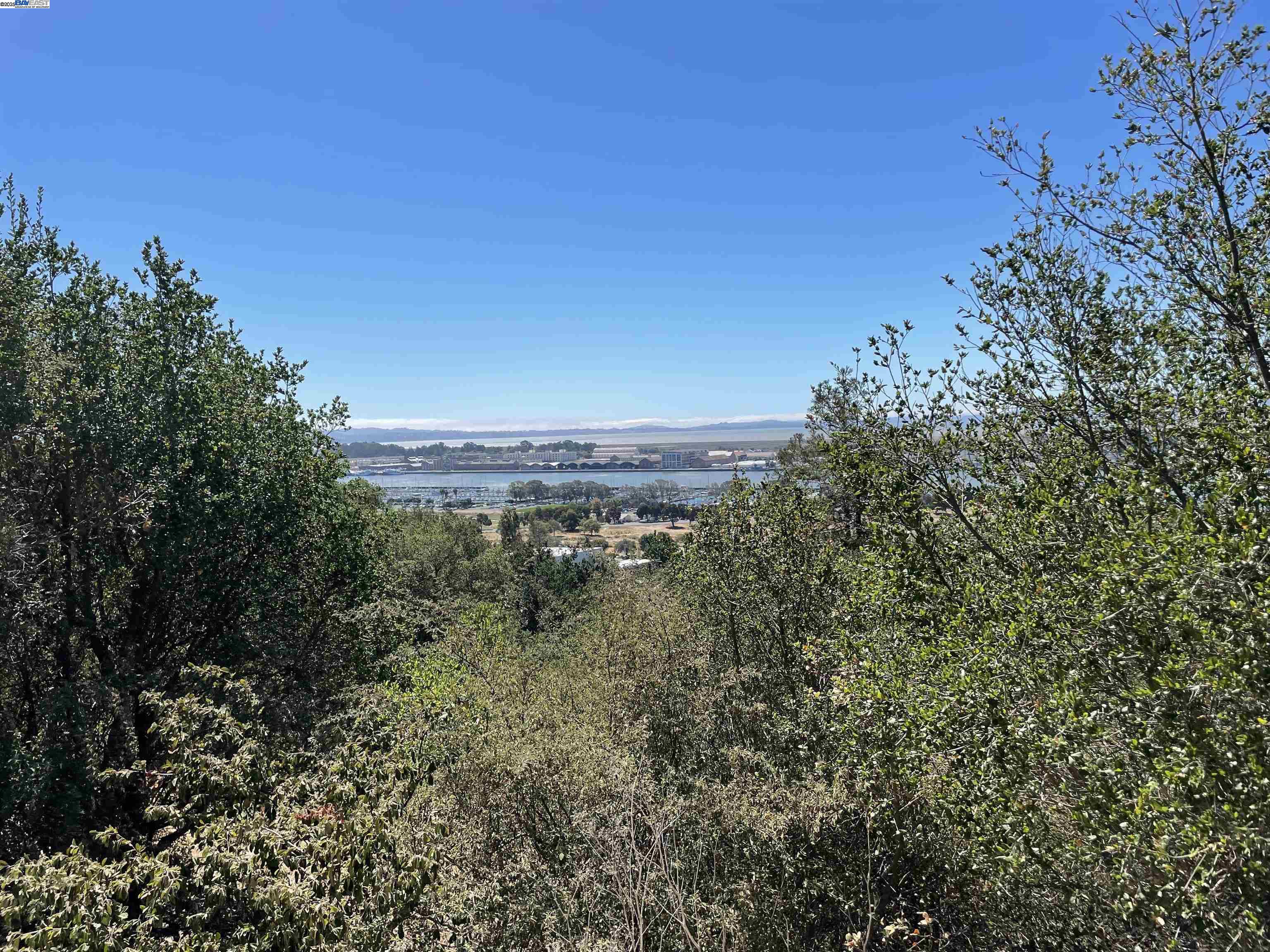 Detail Gallery Image 3 of 16 For 25 Burnham St, Vallejo,  CA 94590 - – Beds | – Baths