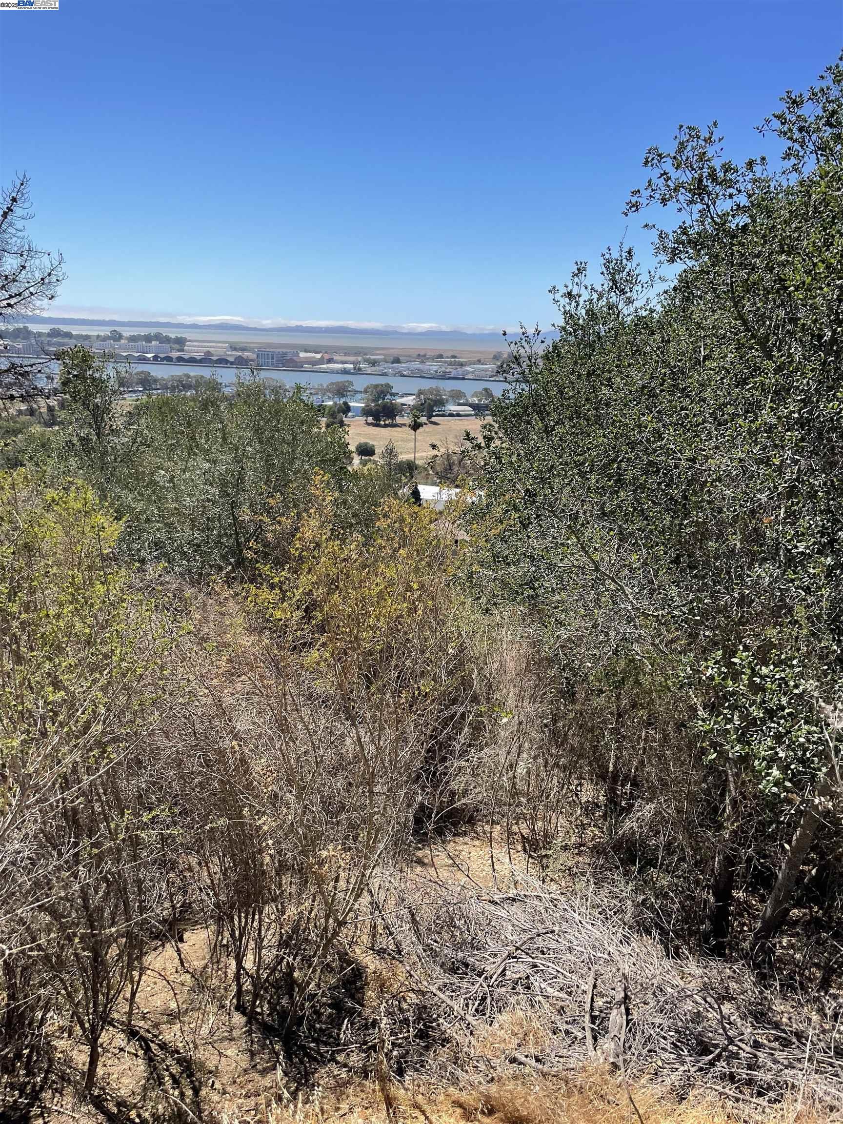 Detail Gallery Image 6 of 16 For 25 Burnham St, Vallejo,  CA 94590 - – Beds | – Baths