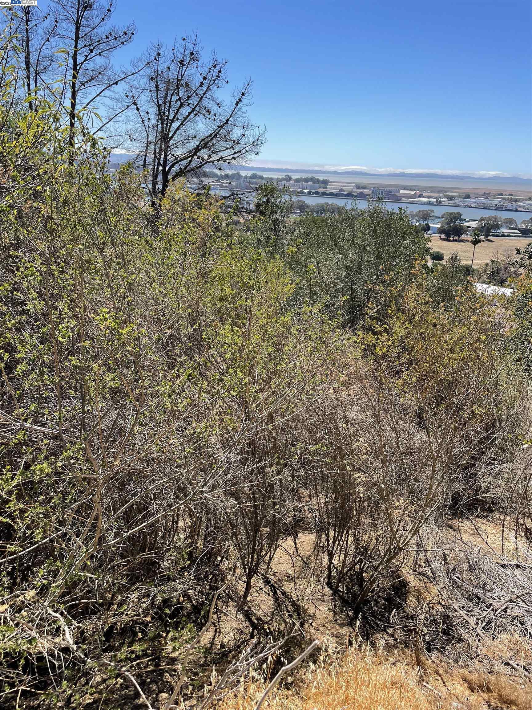 Detail Gallery Image 8 of 16 For 25 Burnham St, Vallejo,  CA 94590 - – Beds | – Baths