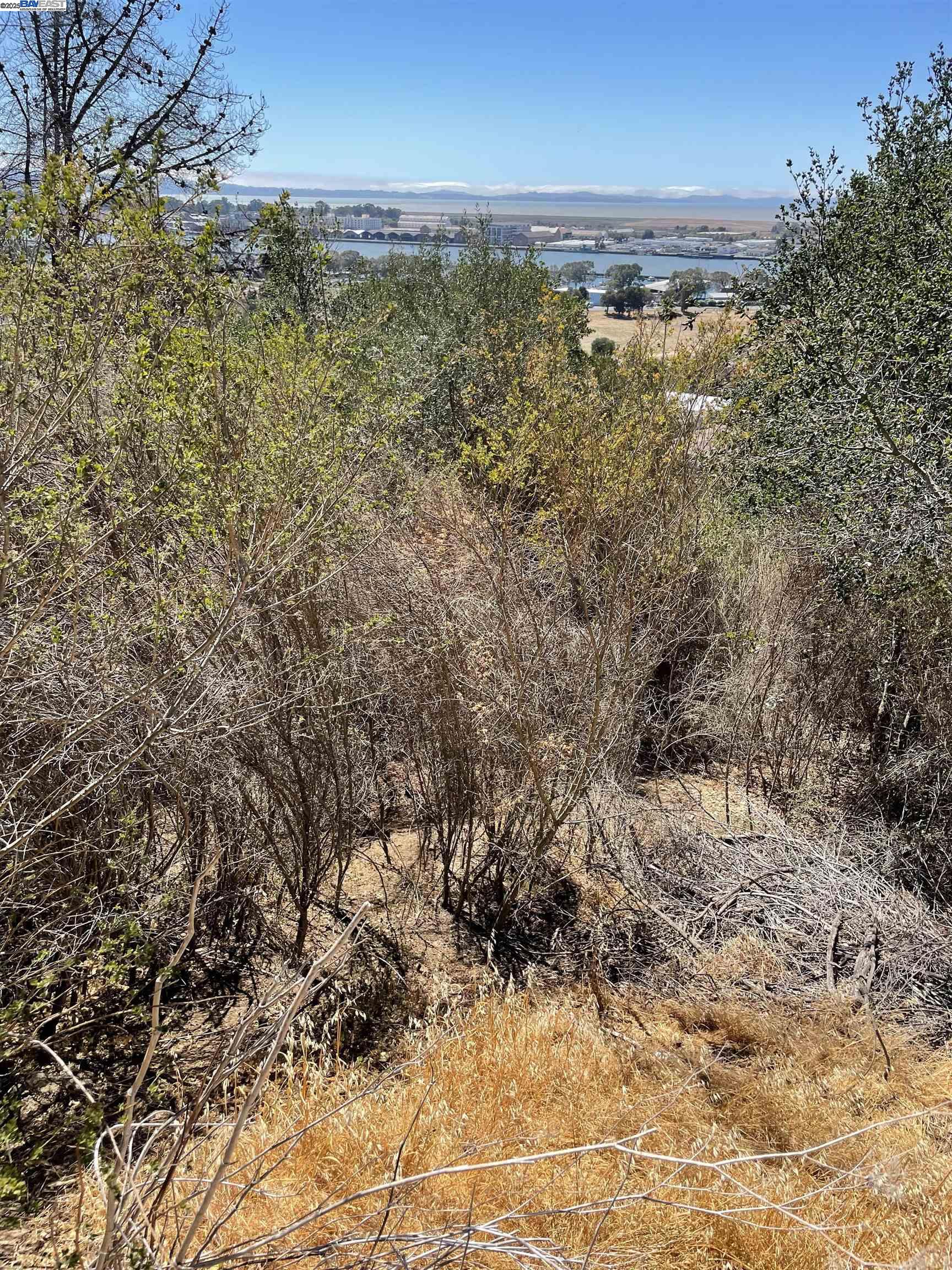 Detail Gallery Image 10 of 16 For 25 Burnham St, Vallejo,  CA 94590 - – Beds | – Baths