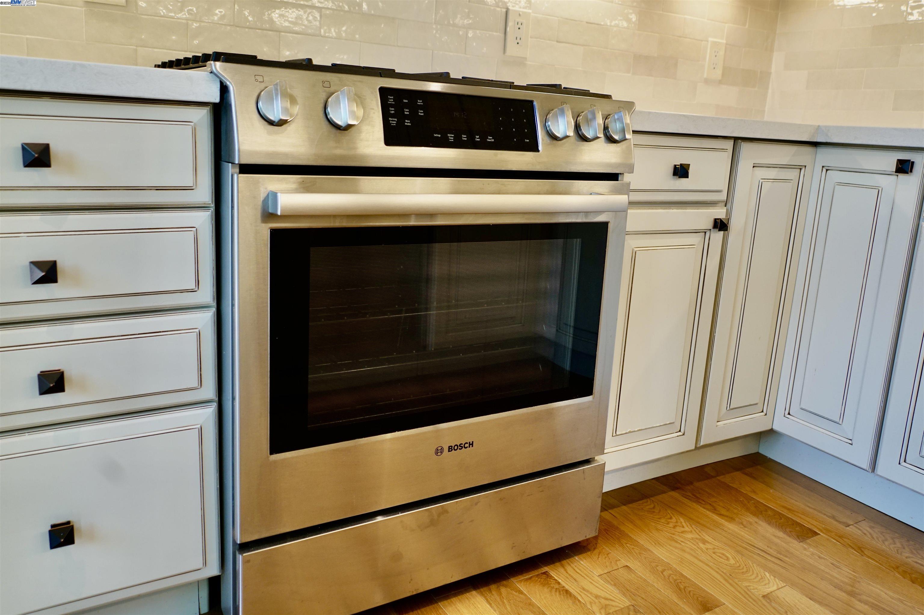 Detail Gallery Image 19 of 34 For 580 Vista Ave, Palo Alto,  CA 94306 - 2 Beds | 1 Baths