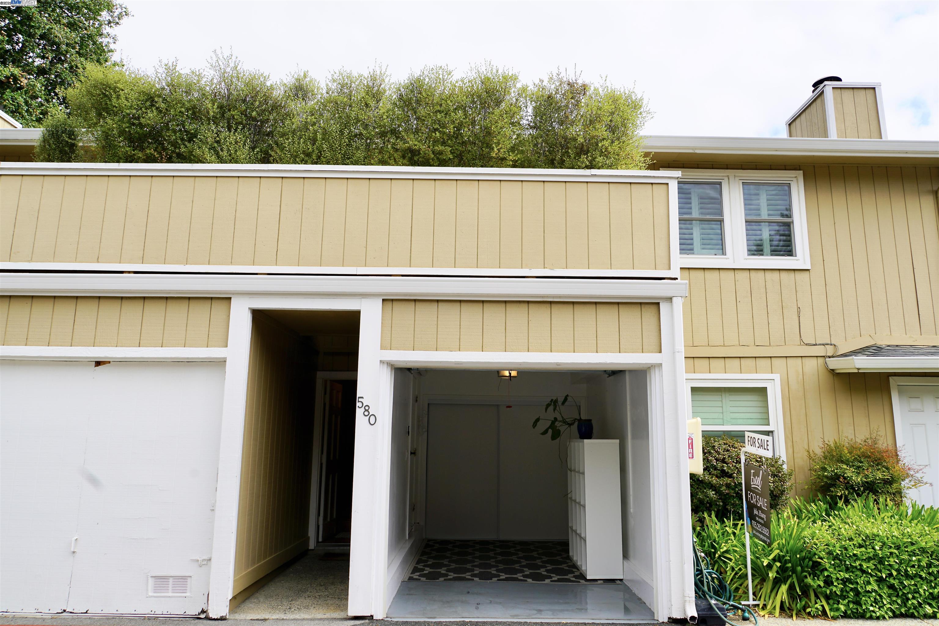 Detail Gallery Image 3 of 34 For 580 Vista Ave, Palo Alto,  CA 94306 - 2 Beds | 1 Baths