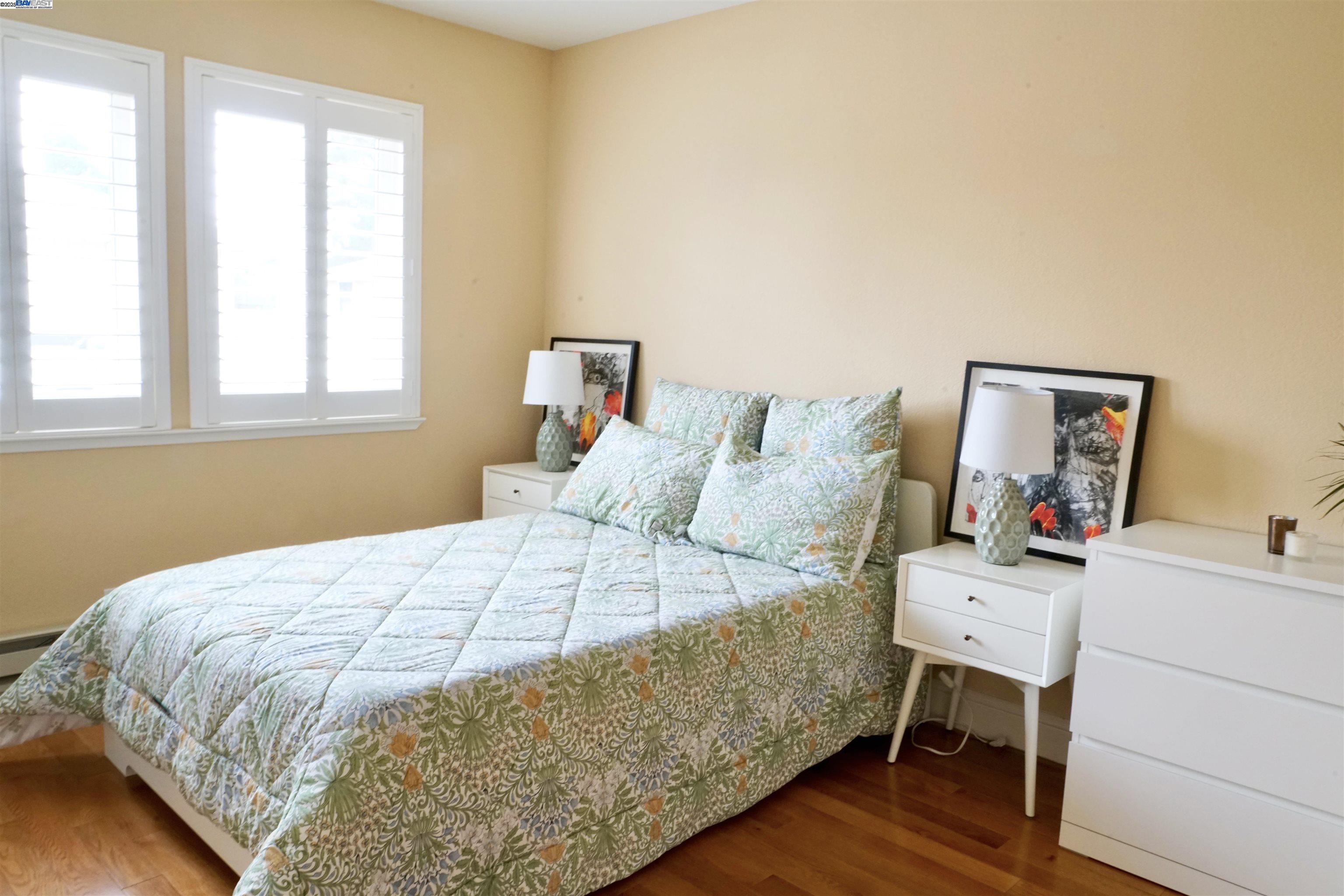 Detail Gallery Image 25 of 34 For 580 Vista Ave, Palo Alto,  CA 94306 - 2 Beds | 1 Baths