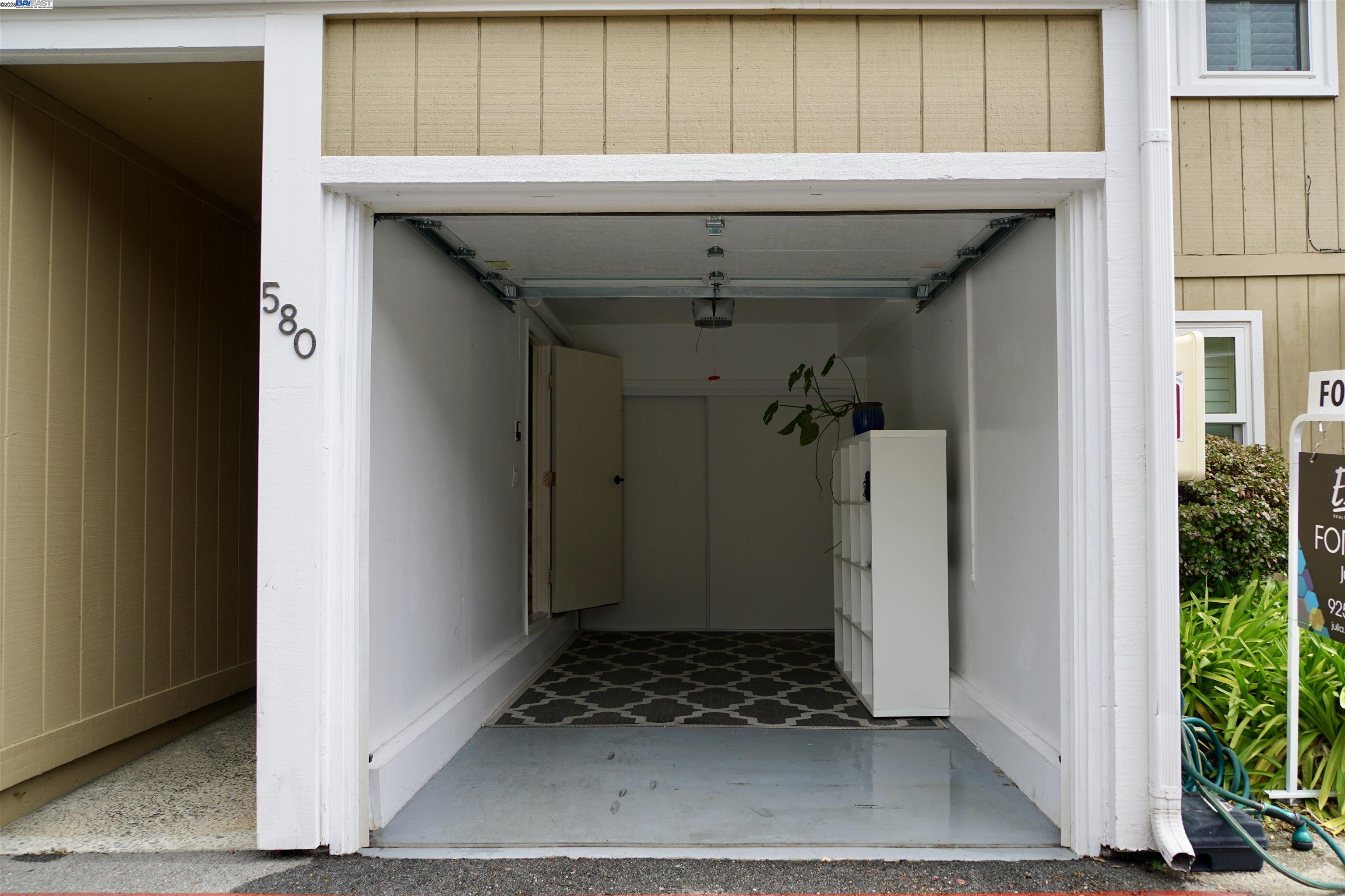 Detail Gallery Image 4 of 34 For 580 Vista Ave, Palo Alto,  CA 94306 - 2 Beds | 1 Baths