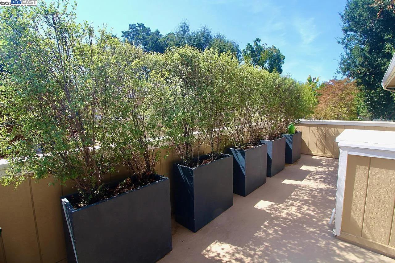 Detail Gallery Image 31 of 34 For 580 Vista Ave, Palo Alto,  CA 94306 - 2 Beds | 1 Baths