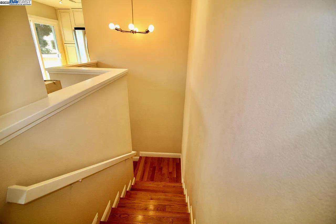 Detail Gallery Image 7 of 34 For 580 Vista Ave, Palo Alto,  CA 94306 - 2 Beds | 1 Baths