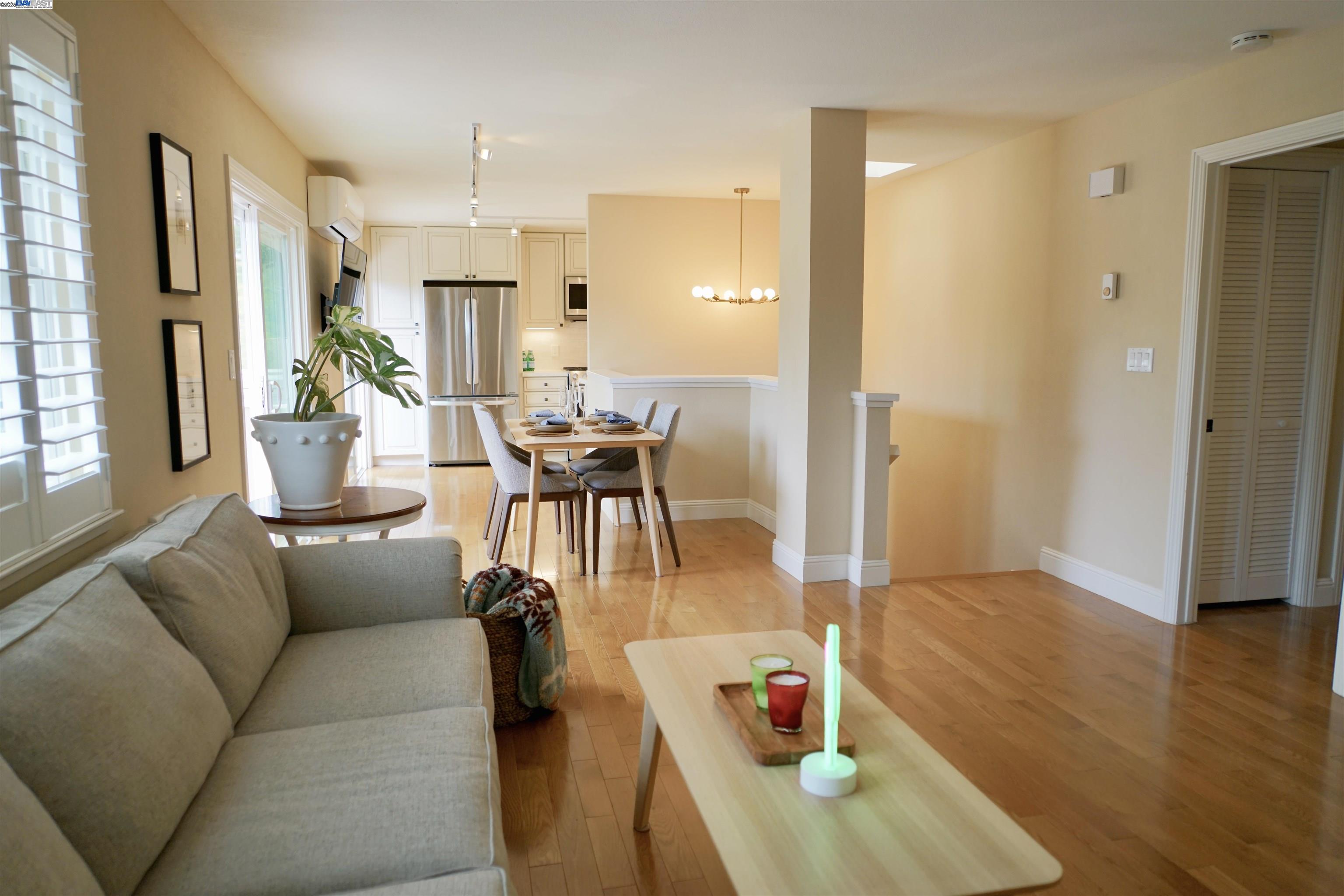 Detail Gallery Image 8 of 34 For 580 Vista Ave, Palo Alto,  CA 94306 - 2 Beds | 1 Baths