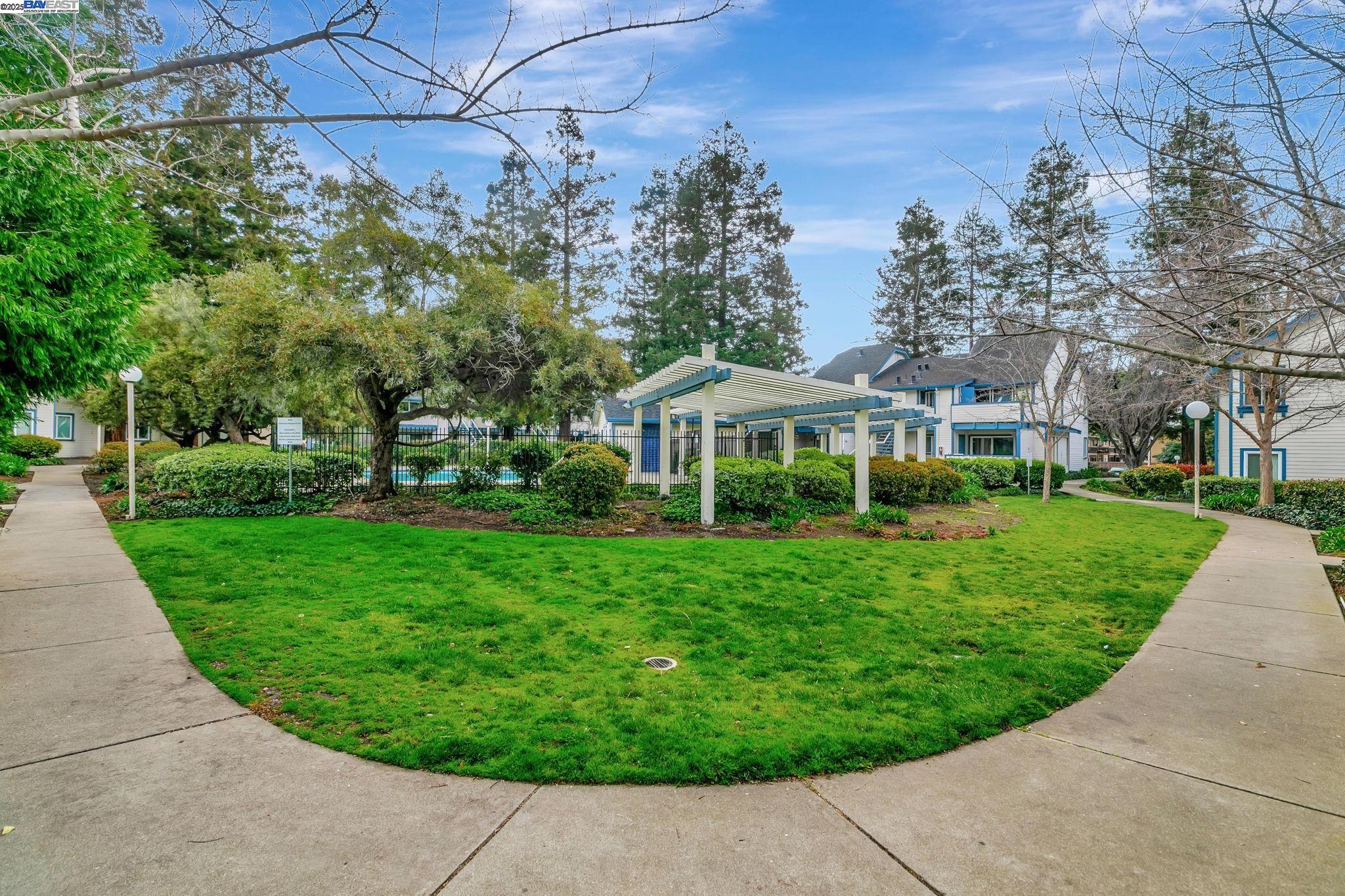 Photo #3: 41092296 Listing: Photo #3