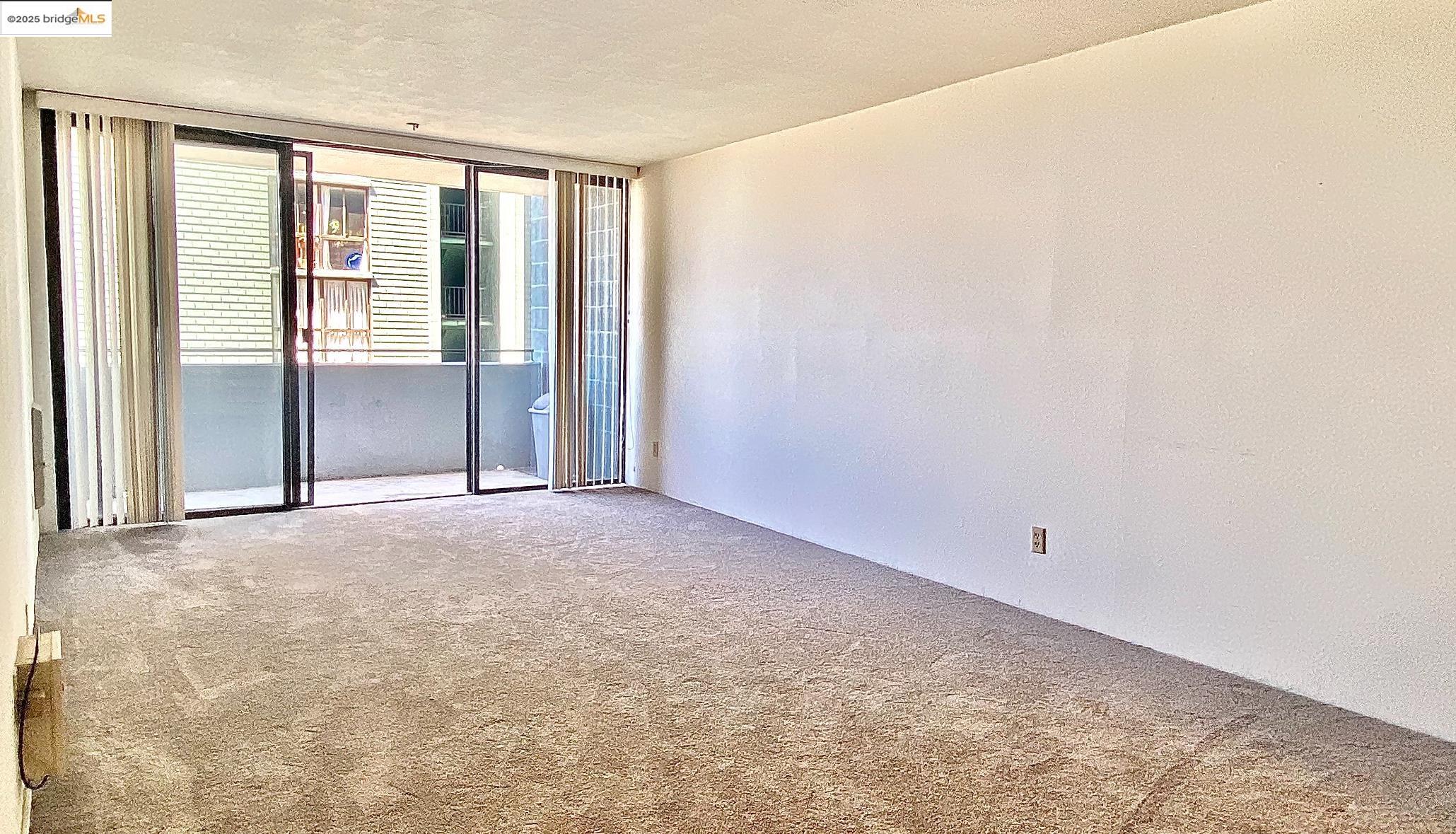 Detail Gallery Image 4 of 5 For 555 Pierce St #524,  Albany,  CA 94706 - 1 Beds | 1 Baths