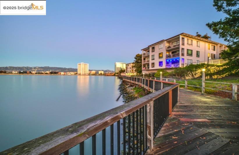 Detail Gallery Image 11 of 18 For 9 Commodore Dr #A206,  Emeryville,  CA 94608 - 0 Beds | 1 Baths