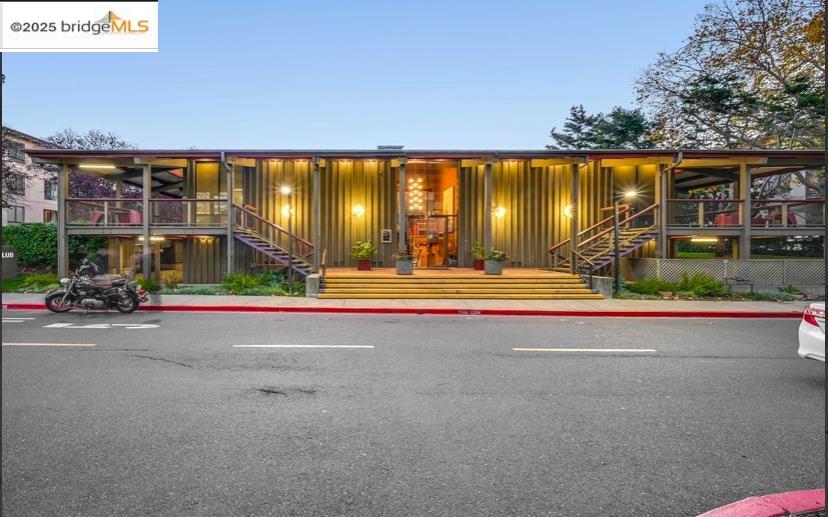 Detail Gallery Image 16 of 18 For 9 Commodore Dr #A206,  Emeryville,  CA 94608 - 0 Beds | 1 Baths