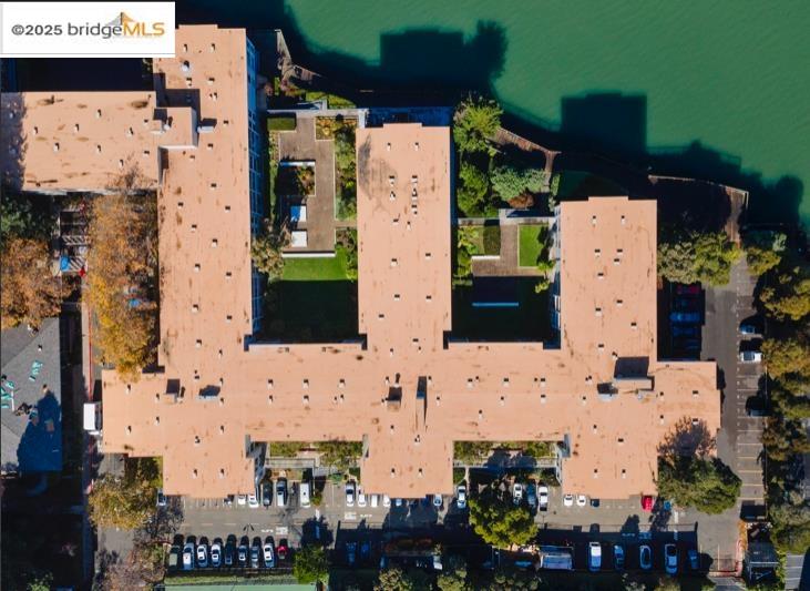 Detail Gallery Image 7 of 18 For 9 Commodore Dr #A206,  Emeryville,  CA 94608 - 0 Beds | 1 Baths