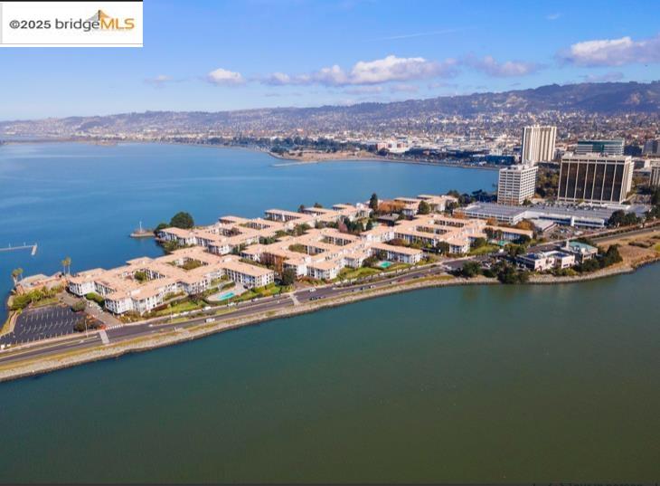 Detail Gallery Image 8 of 18 For 9 Commodore Dr #A206,  Emeryville,  CA 94608 - 0 Beds | 1 Baths