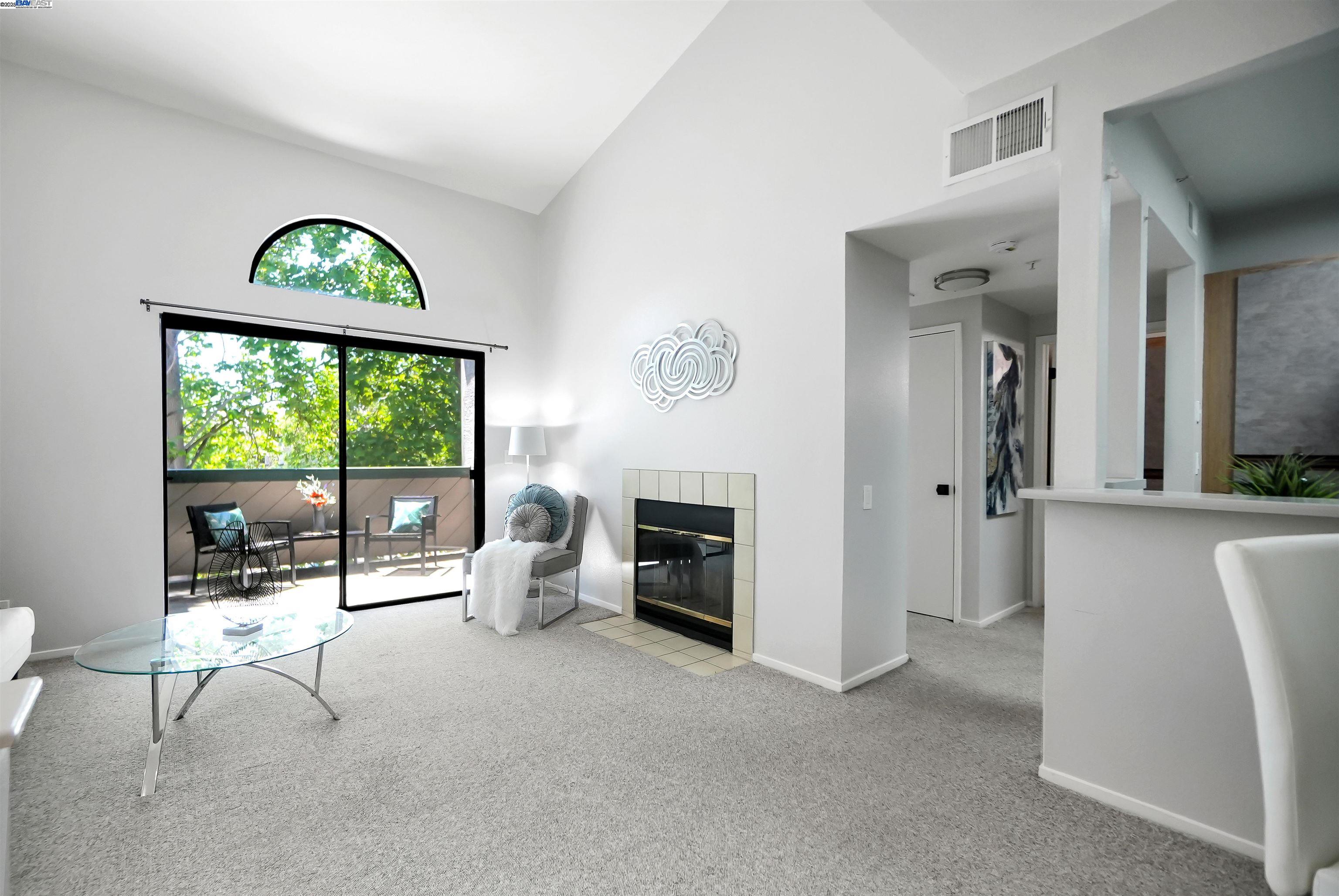 Detail Gallery Image 2 of 33 For 25850 Kay Ave #334,  Hayward,  CA 94545 - 1 Beds | 1 Baths