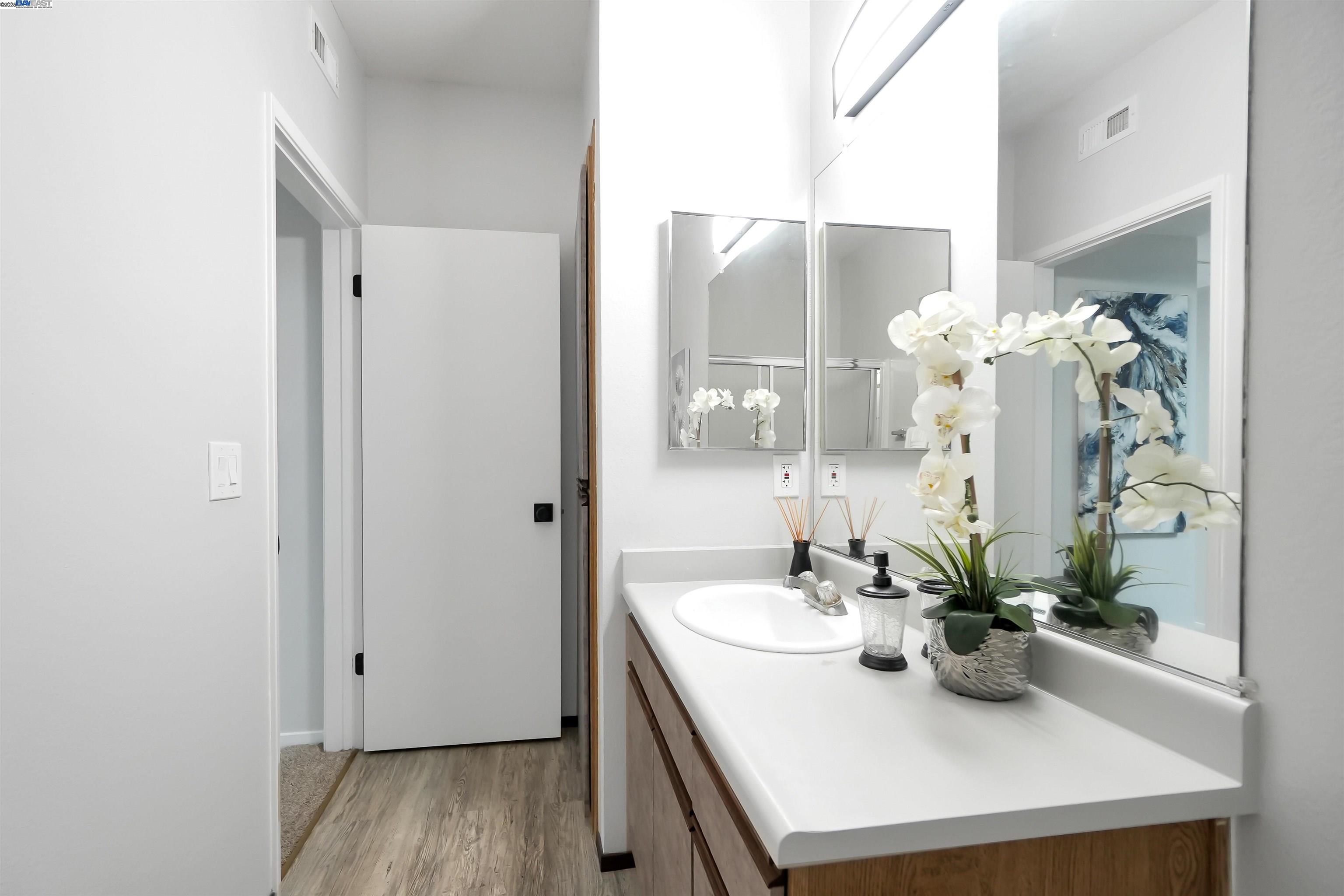 Detail Gallery Image 11 of 33 For 25850 Kay Ave #334,  Hayward,  CA 94545 - 1 Beds | 1 Baths