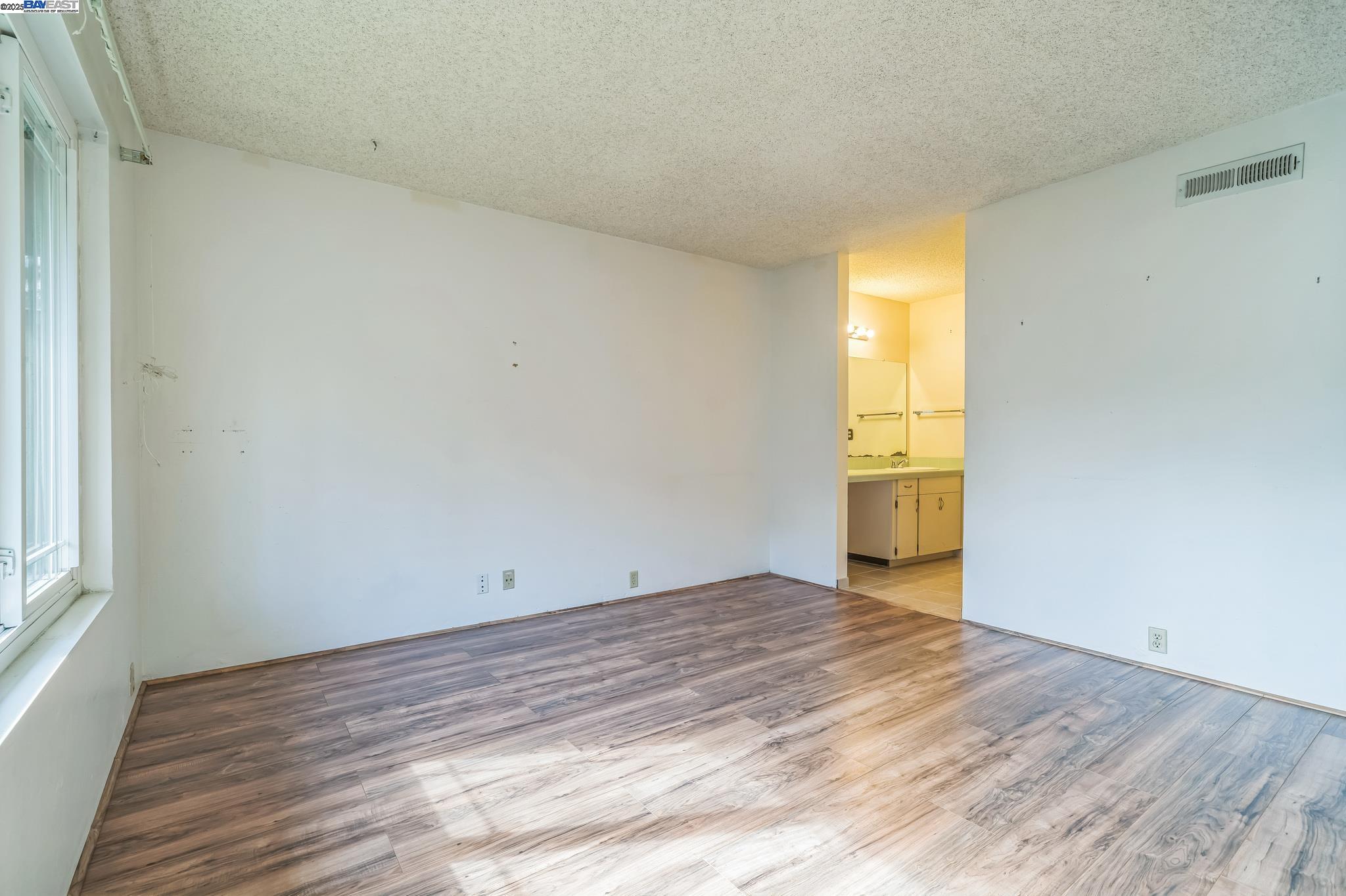 Photo #11: 41092309 Listing: Photo #11