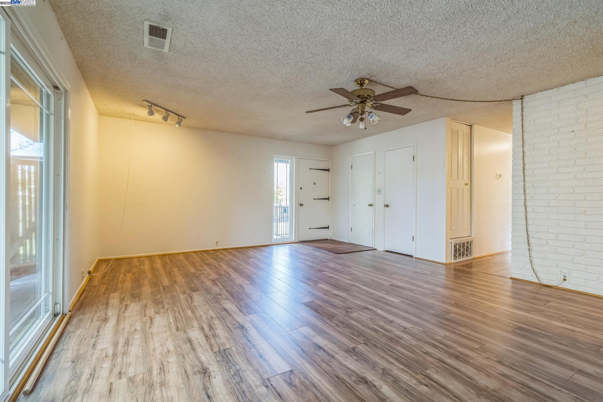 Photo #10: 41092309 Listing: Photo #10