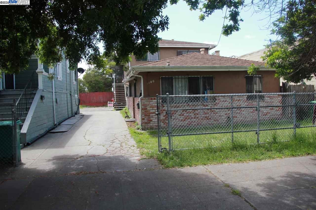 Detail Gallery Image 2 of 5 For 1180 73rd Ave, Oakland,  CA 94621 - – Beds | – Baths