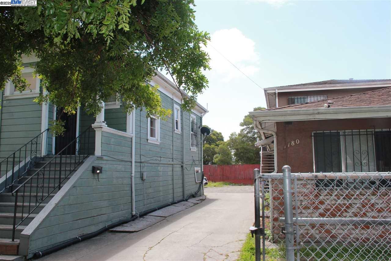 Detail Gallery Image 4 of 5 For 1180 73rd Ave, Oakland,  CA 94621 - – Beds | – Baths