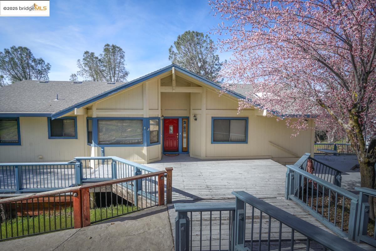 Detail Gallery Image 1 of 49 For 20634 Nob Hill Cir., Groveland,  CA 95321 - 4 Beds | 3 Baths