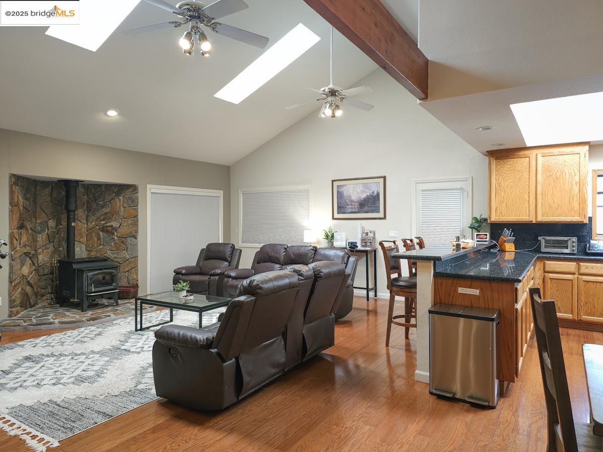 Detail Gallery Image 12 of 49 For 20634 Nob Hill Cir., Groveland,  CA 95321 - 4 Beds | 3 Baths