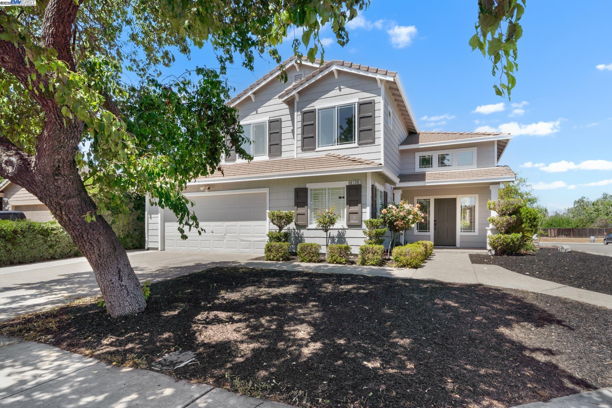 Detail Gallery Image 1 of 34 For 1305 Tom Fowler Dr, Tracy,  CA 95377 - 5 Beds | 3 Baths