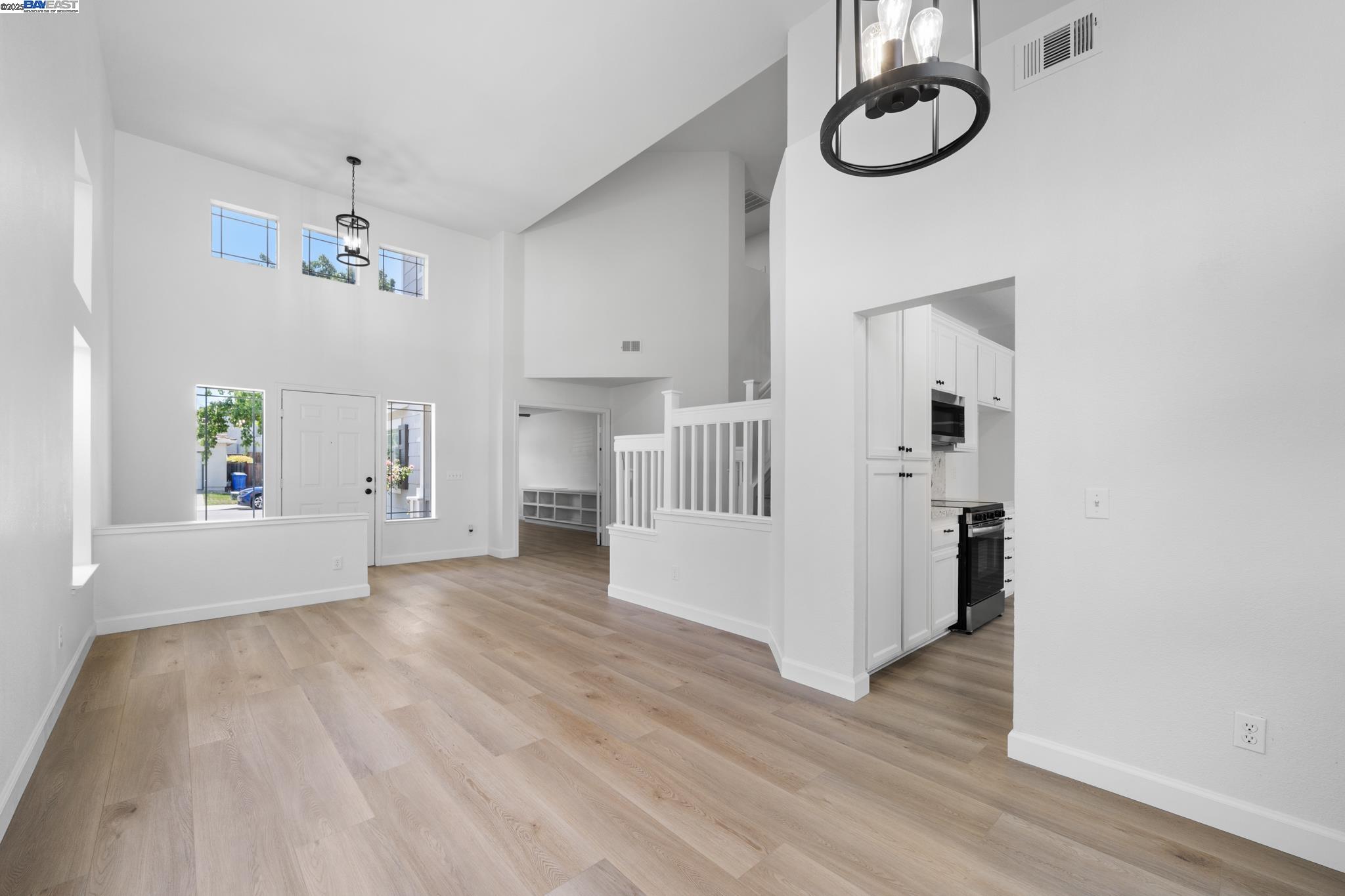 Detail Gallery Image 5 of 34 For 1305 Tom Fowler Dr, Tracy,  CA 95377 - 5 Beds | 3 Baths