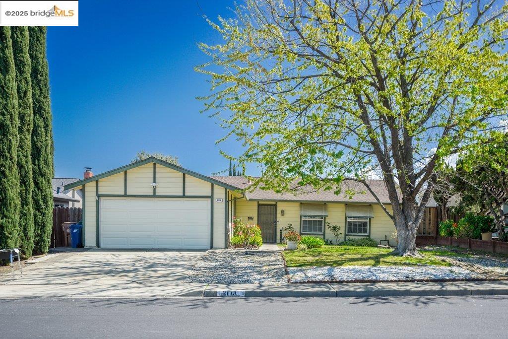 Detail Gallery Image 1 of 1 For 2119 Washington Way, Antioch,  CA 94509 - 3 Beds | 2 Baths