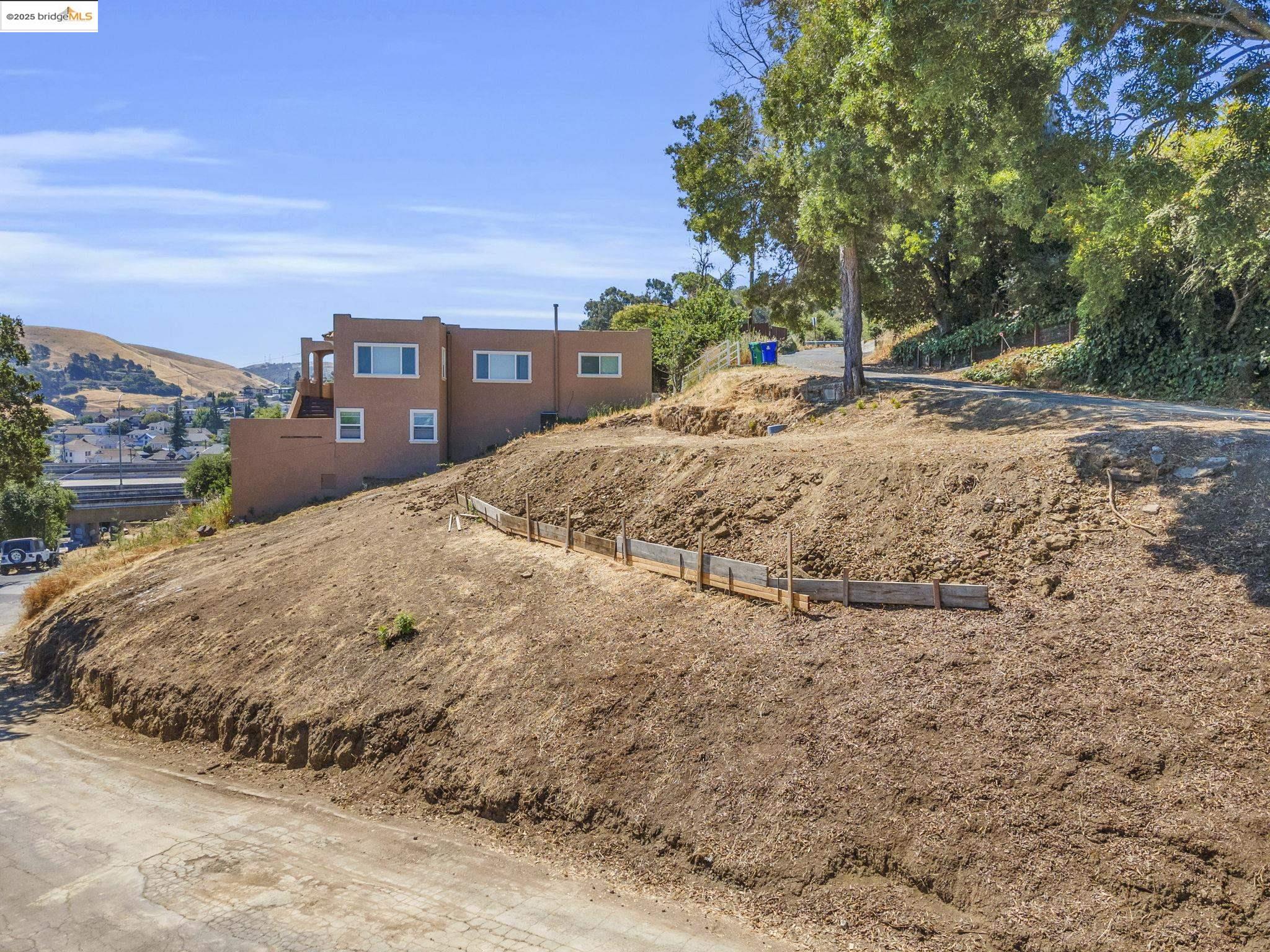 Detail Gallery Image 11 of 22 For 125 Kendall Ave, Crockett,  CA 94525 - – Beds | – Baths