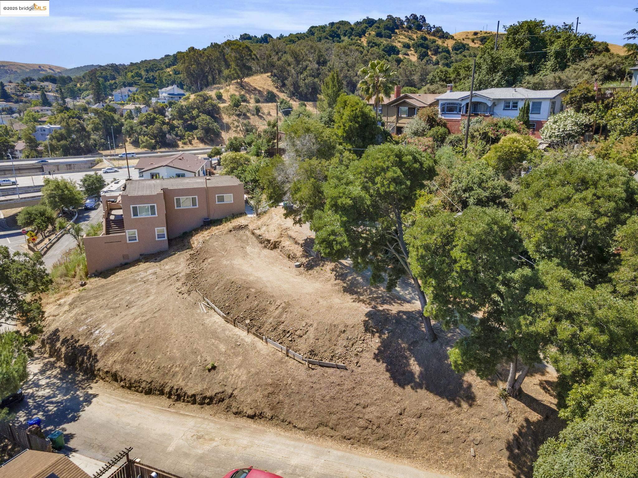 Detail Gallery Image 6 of 22 For 125 Kendall Ave, Crockett,  CA 94525 - – Beds | – Baths
