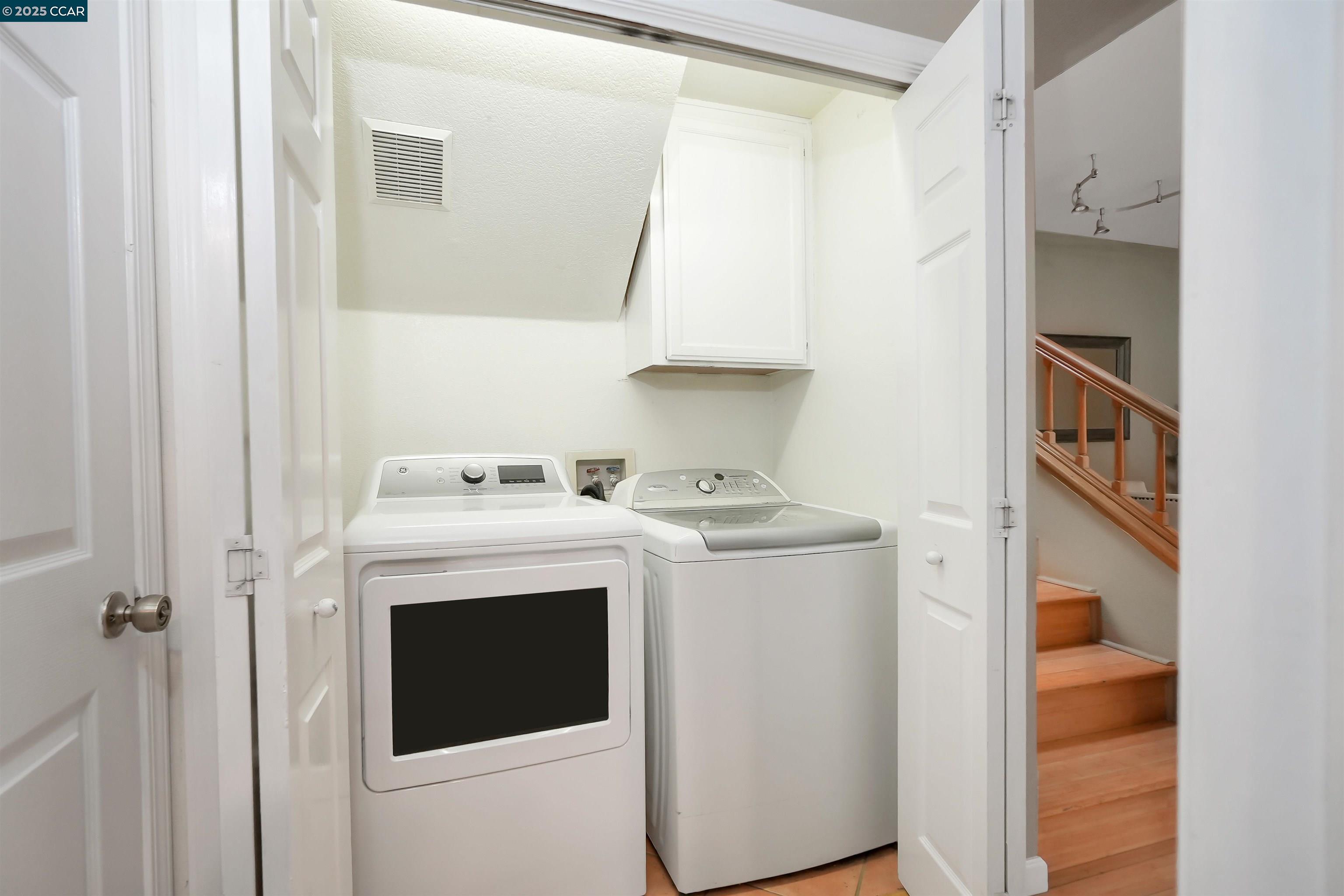 Detail Gallery Image 18 of 42 For 266 Scotts Vly, Hercules,  CA 94547 - 3 Beds | 2/1 Baths